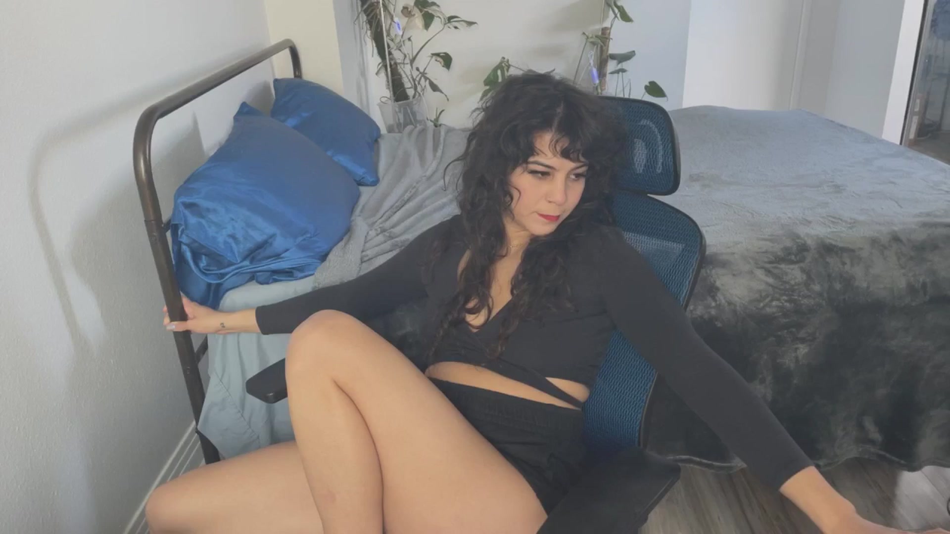 Gallery image thumbnail from e_laine's myfreecams stream on, 03/22/2025, 18:45 image 20 of 20
