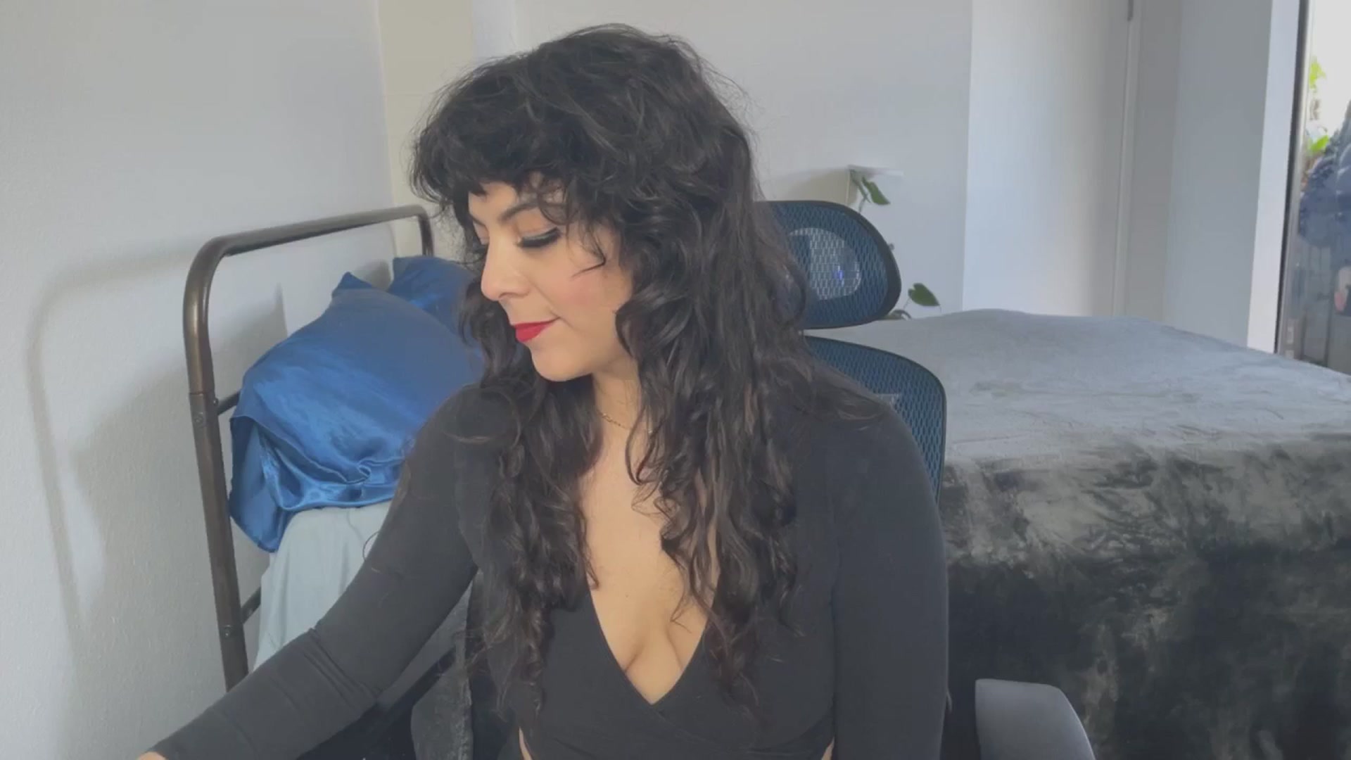 Gallery image thumbnail from e_laine's myfreecams stream on, 03/22/2025, 19:30 image 19 of 20