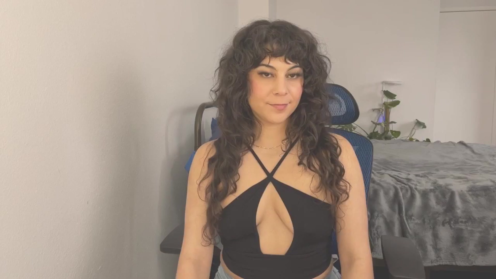 Gallery image thumbnail from e_laine's myfreecams stream on, 04/01/2025, 22:20 image 4 of 20