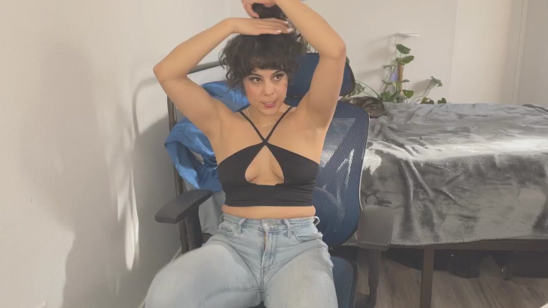 Gallery image thumbnail from e_laine's myfreecams stream on, 04/01/2025, 23:48 image 6 of 20