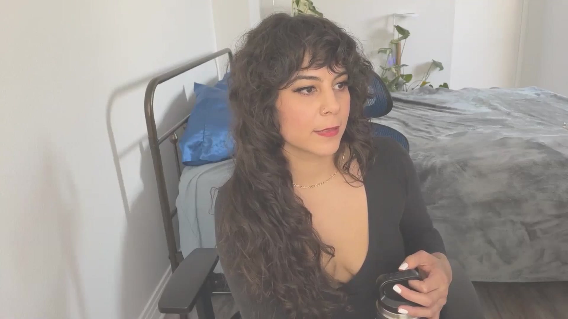 Gallery image thumbnail from e_laine's myfreecams stream on, 04/02/2025, 23:50 image 3 of 20