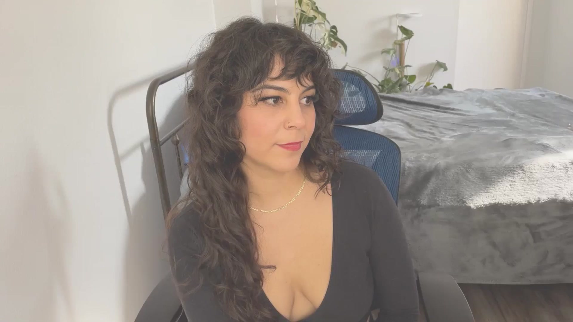 Gallery image thumbnail from e_laine's myfreecams stream on, 04/02/2025, 23:50 image 8 of 20