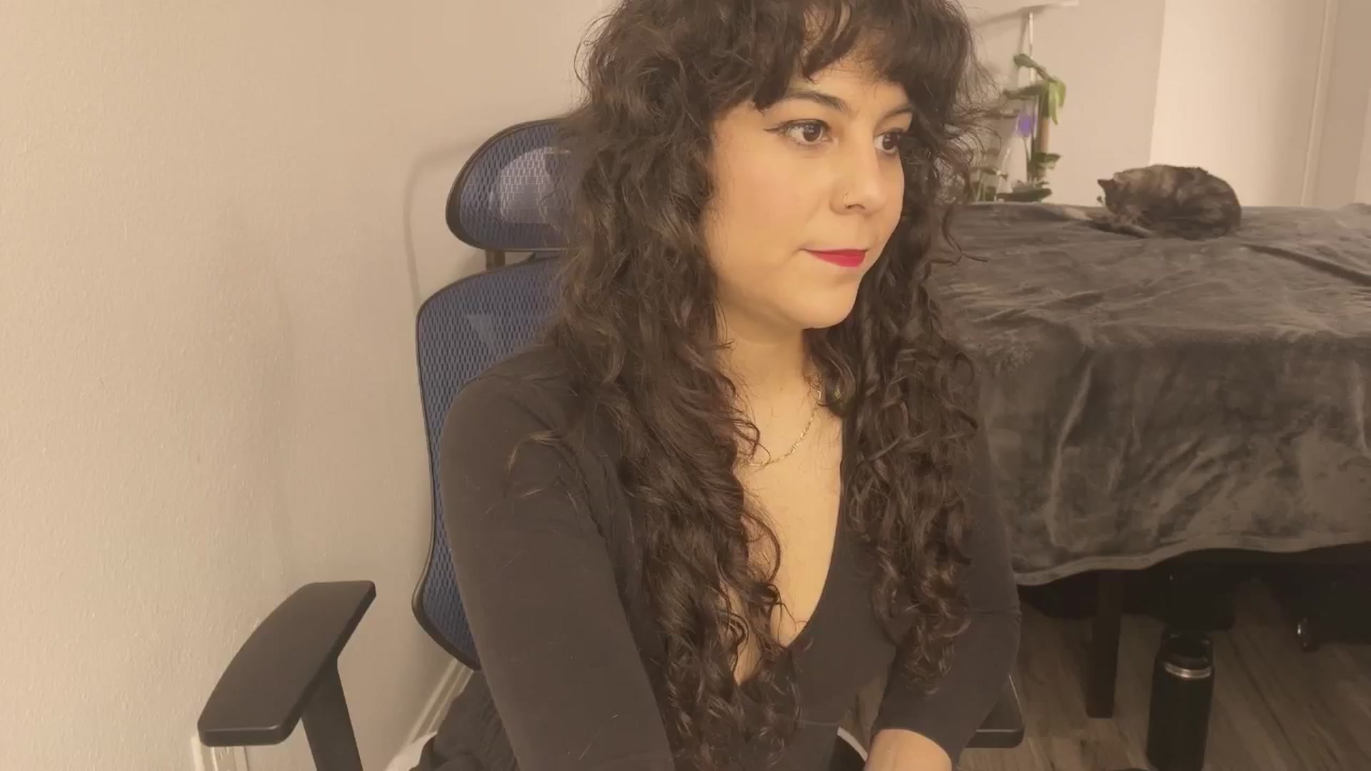 Gallery image thumbnail from e_laine's myfreecams stream on, 04/18/2025, 22:16 image 2 of 20