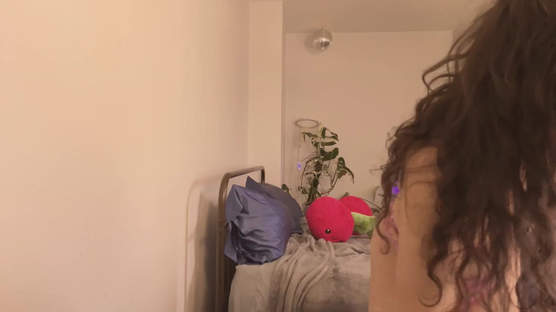 Gallery image thumbnail from e_laine's myfreecams stream on, 04/29/2025, 23:51 image 13 of 20