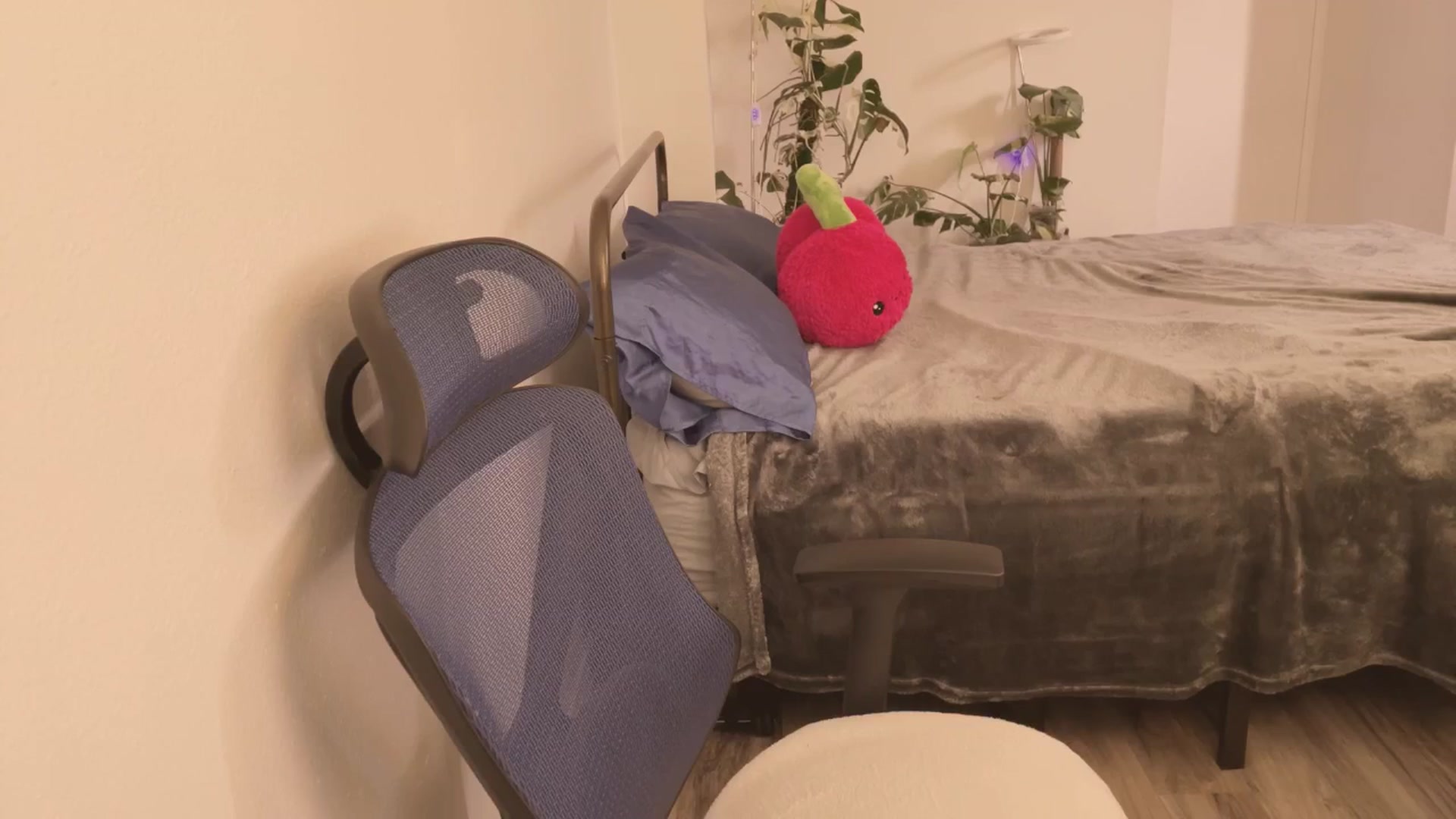 Gallery image thumbnail from e_laine's myfreecams stream on, 04/30/2025, 21:19 image 11 of 20