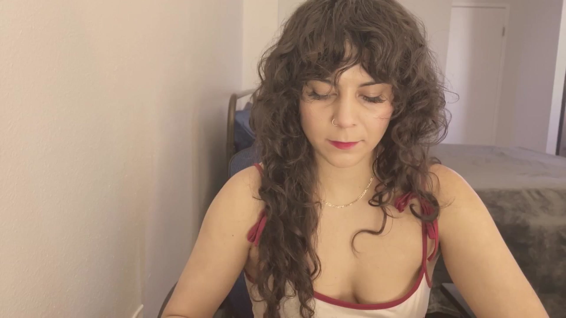 Gallery image thumbnail from e_laine's myfreecams stream on, 05/03/2025, 18:20 image 7 of 20
