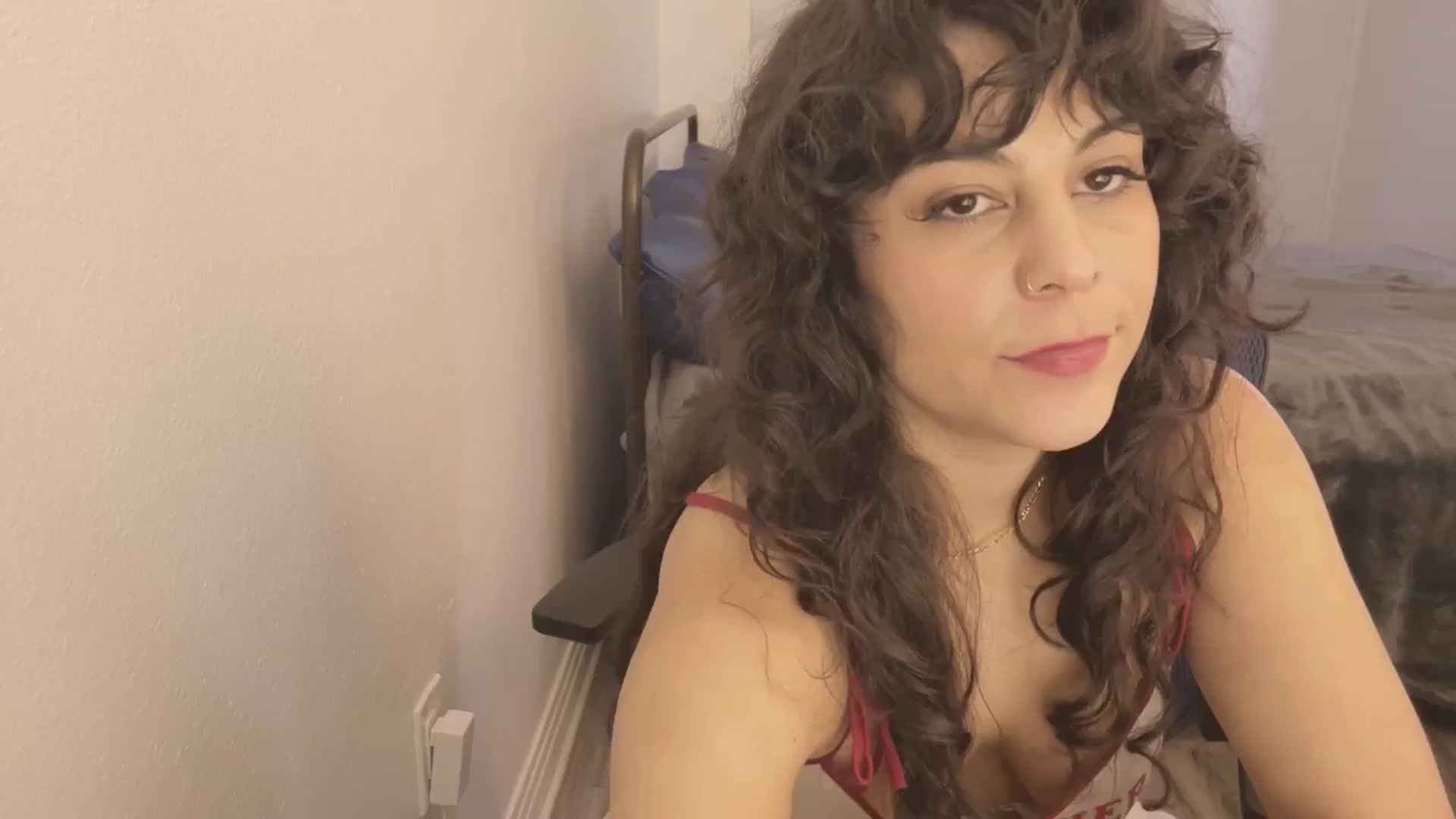 Gallery image thumbnail from e_laine's myfreecams stream on, 05/03/2025, 20:27 image 18 of 20