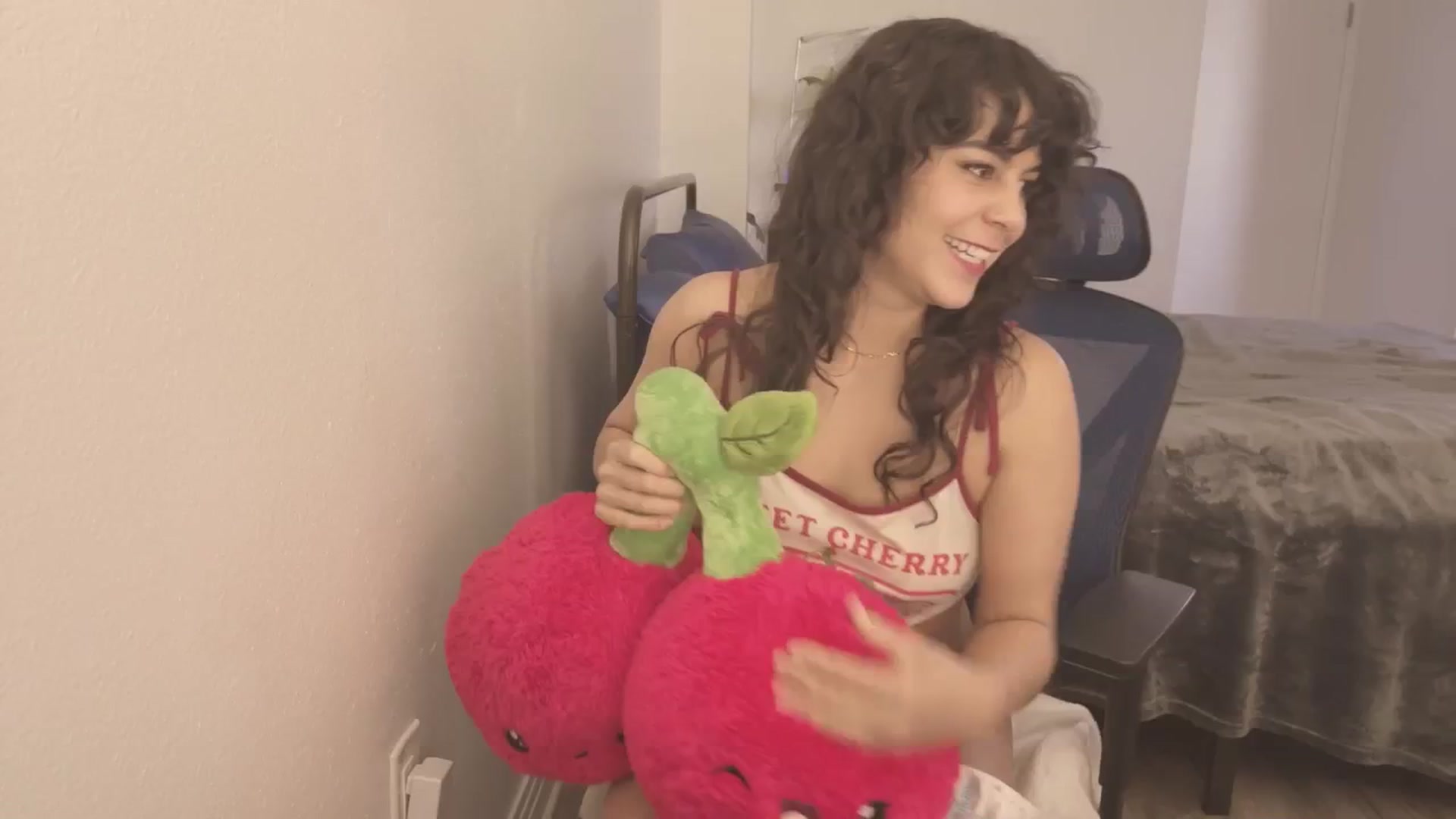 Gallery image thumbnail from e_laine's myfreecams stream on, 05/03/2025, 20:27 image 6 of 20
