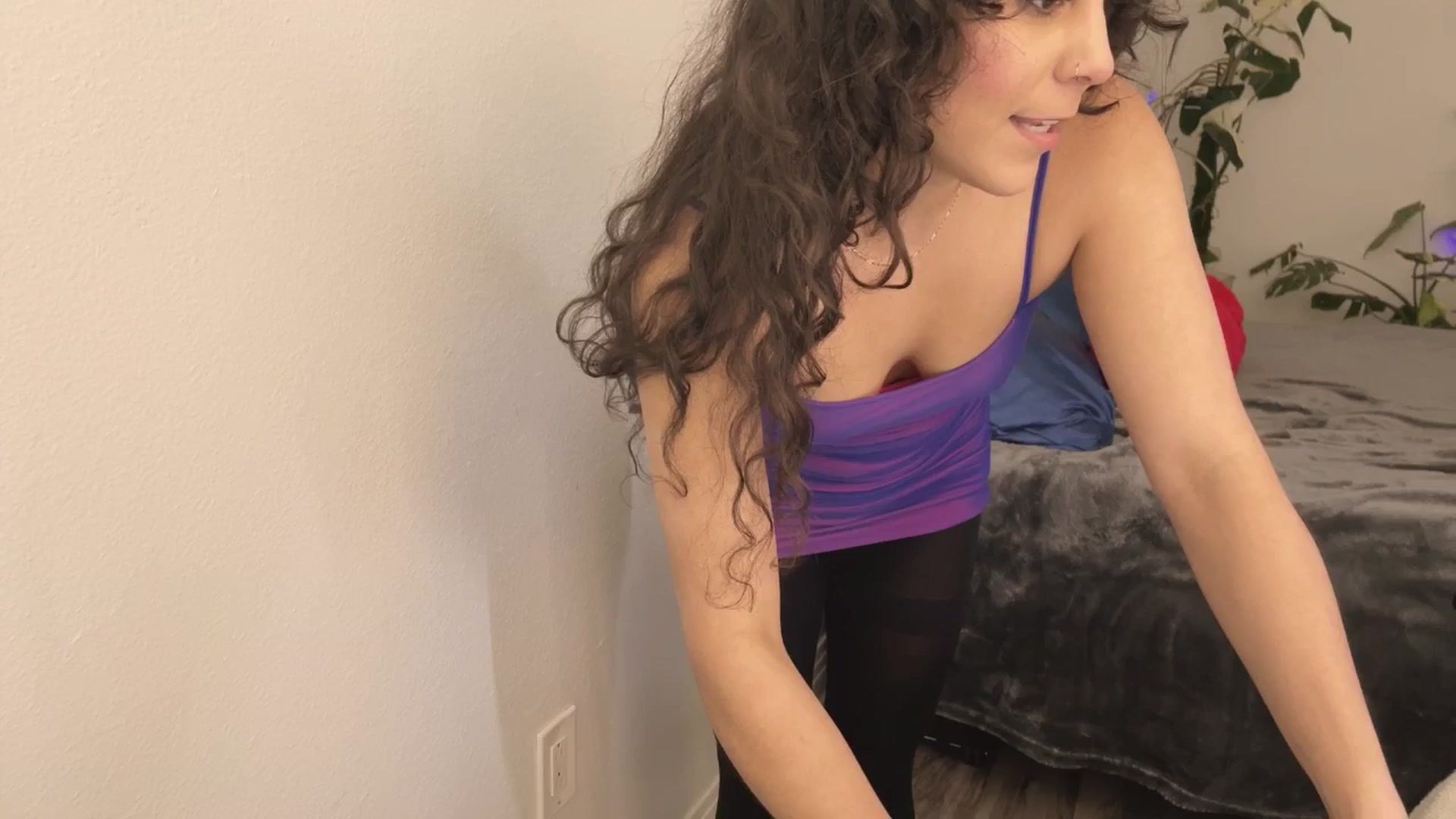 Gallery image thumbnail from e_laine's myfreecams stream on, 05/10/2025, 24:07 image 6 of 20