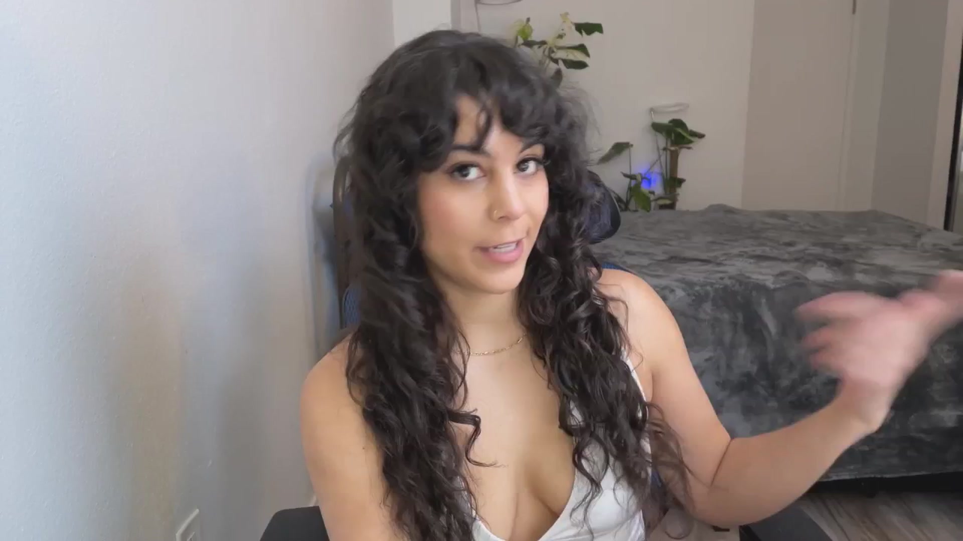 Gallery image thumbnail from e_laine's myfreecams stream on, 05/17/2025, 20:03 image 1 of 20