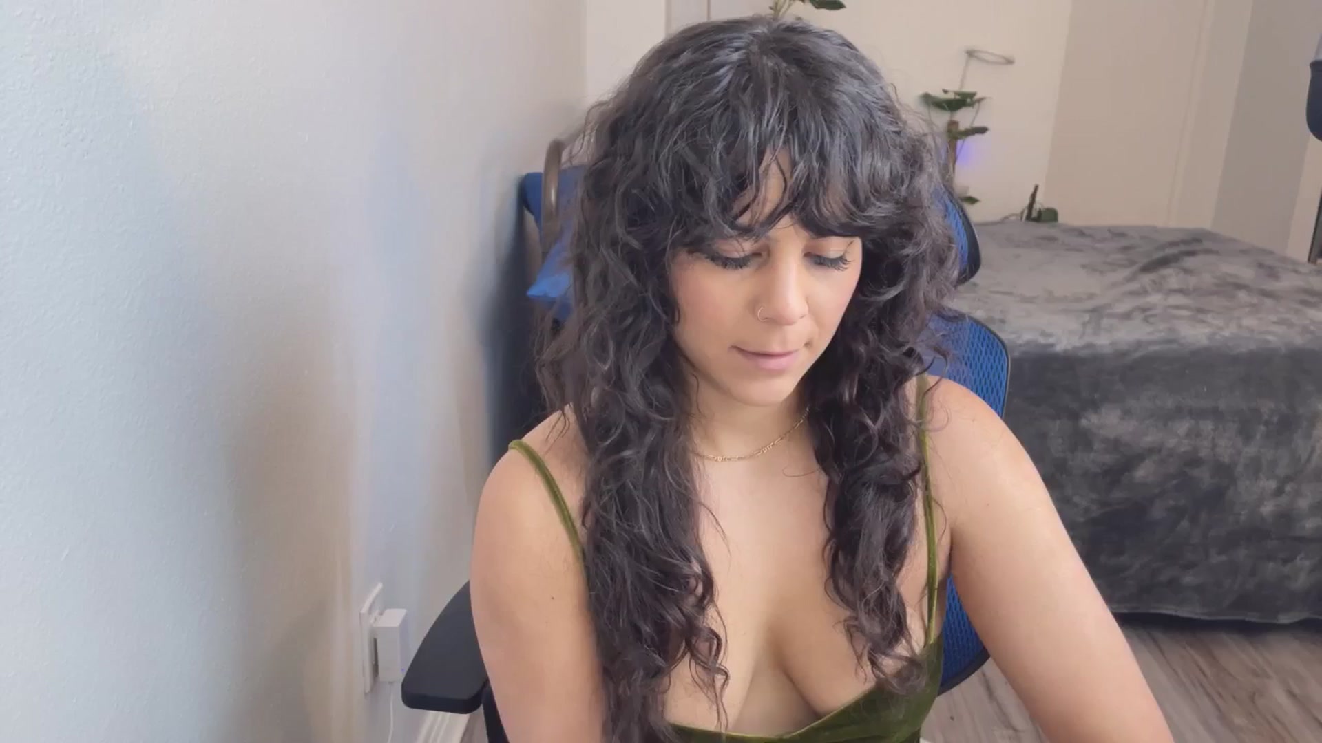 Gallery image thumbnail from e_laine's myfreecams stream on, 05/22/2025, 24:56 image 13 of 20