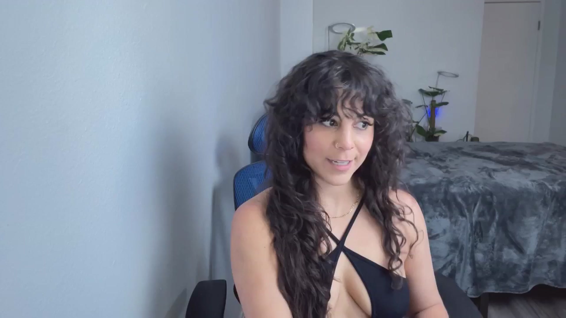 Gallery image thumbnail from e_laine's myfreecams stream on, 05/24/2025, 03:05 image 10 of 20