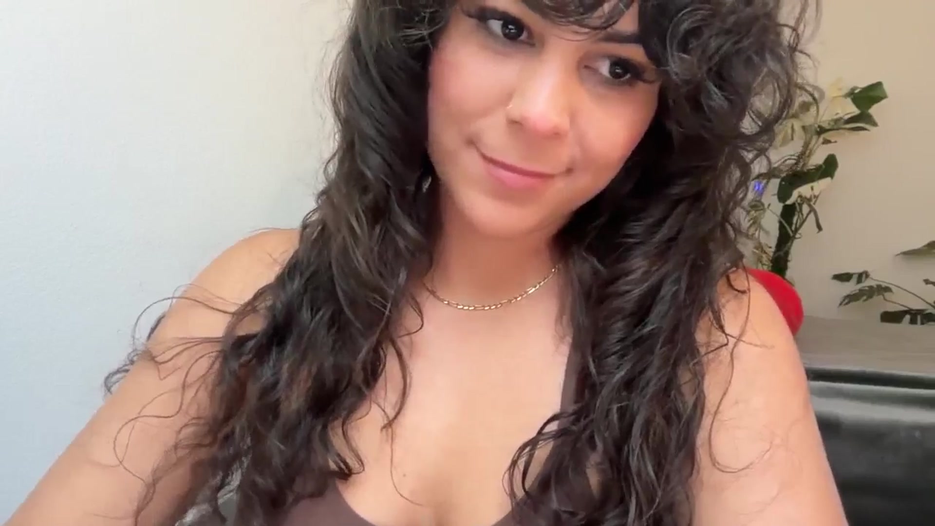 Gallery image thumbnail from e_laine's myfreecams stream on, 05/28/2025, 21:13 image 19 of 20