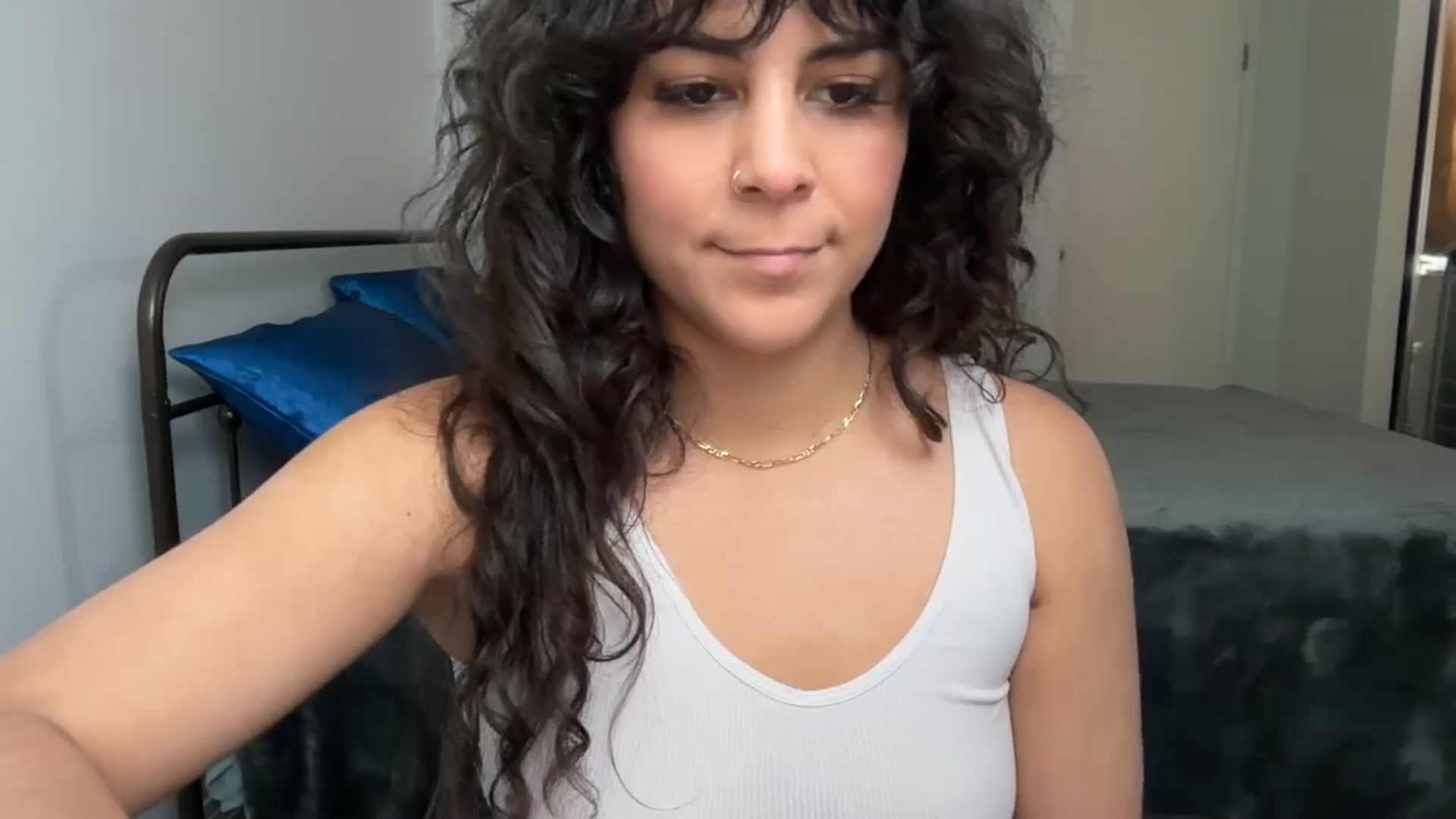 Gallery image thumbnail from e_laine's myfreecams stream on, 05/30/2025, 24:06 image 14 of 20