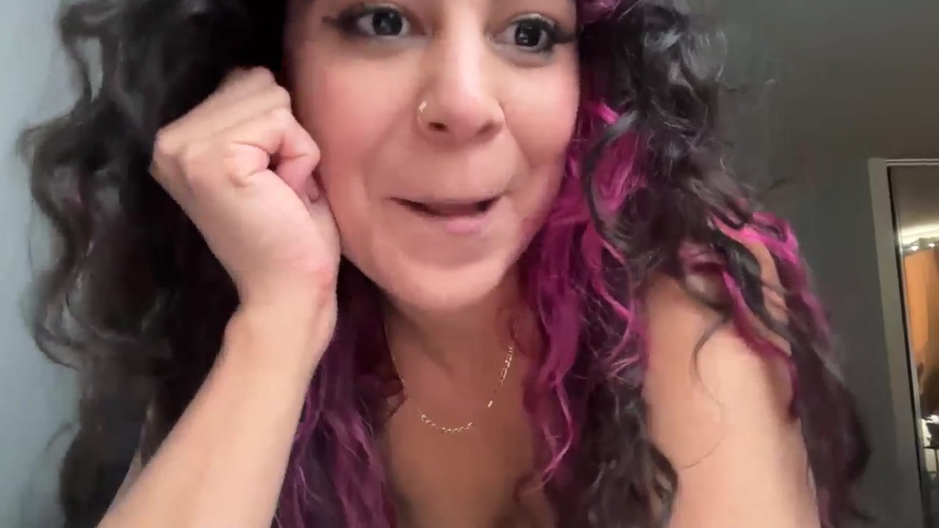 Gallery image thumbnail from e_laine's myfreecams stream on, 05/31/2025, 03:15 image 12 of 20