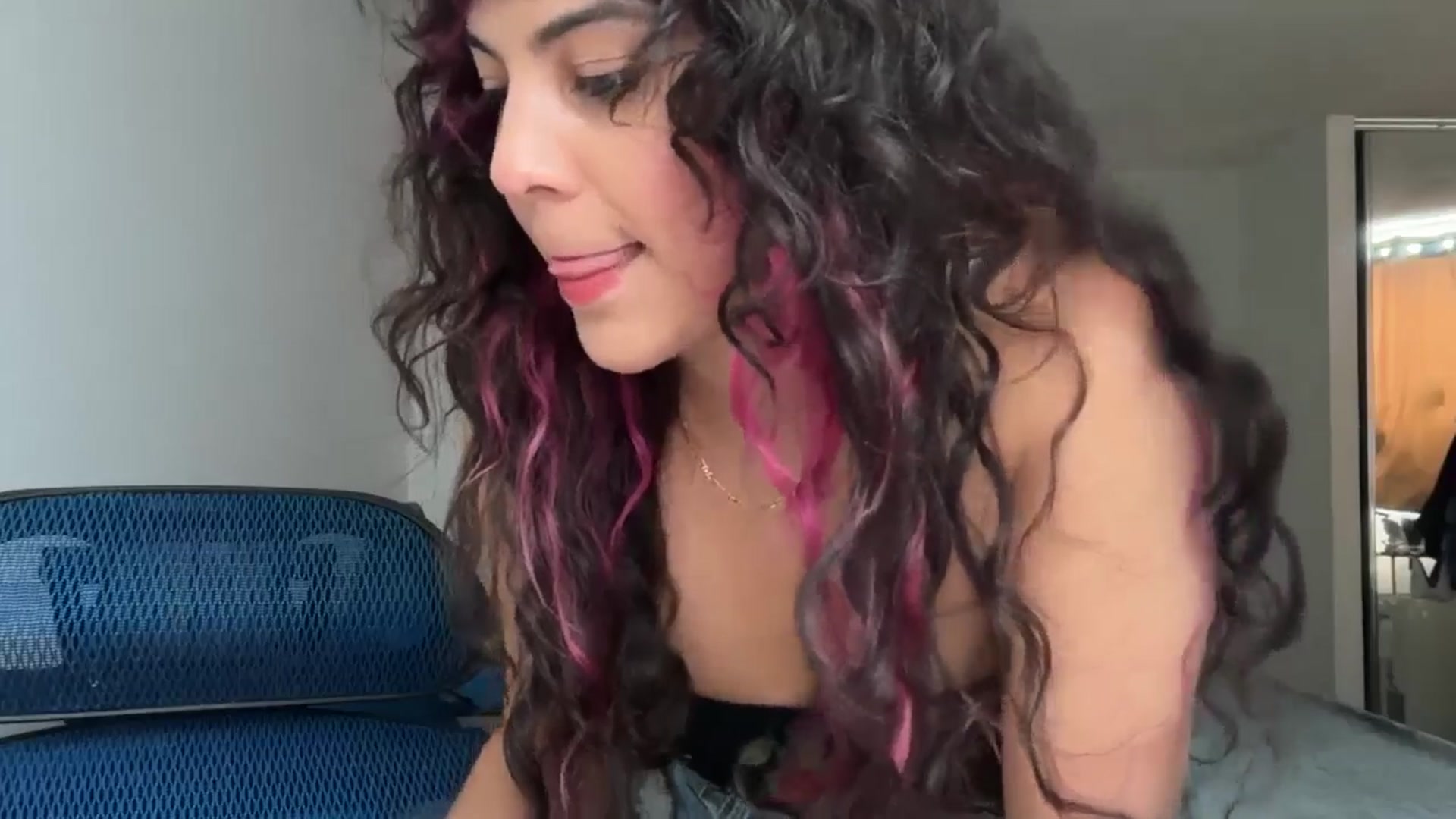 Gallery image thumbnail from e_laine's myfreecams stream on, 06/02/2025, 22:31 image 7 of 20