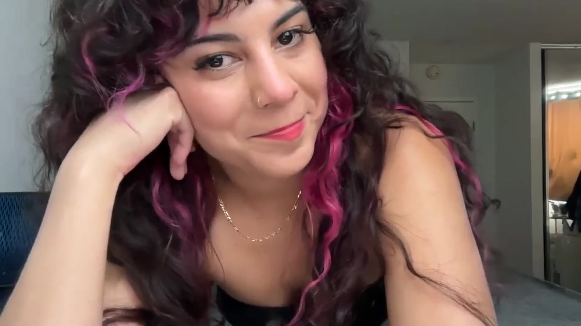 Gallery image thumbnail from e_laine's myfreecams stream on, 06/02/2025, 22:31 image 6 of 20