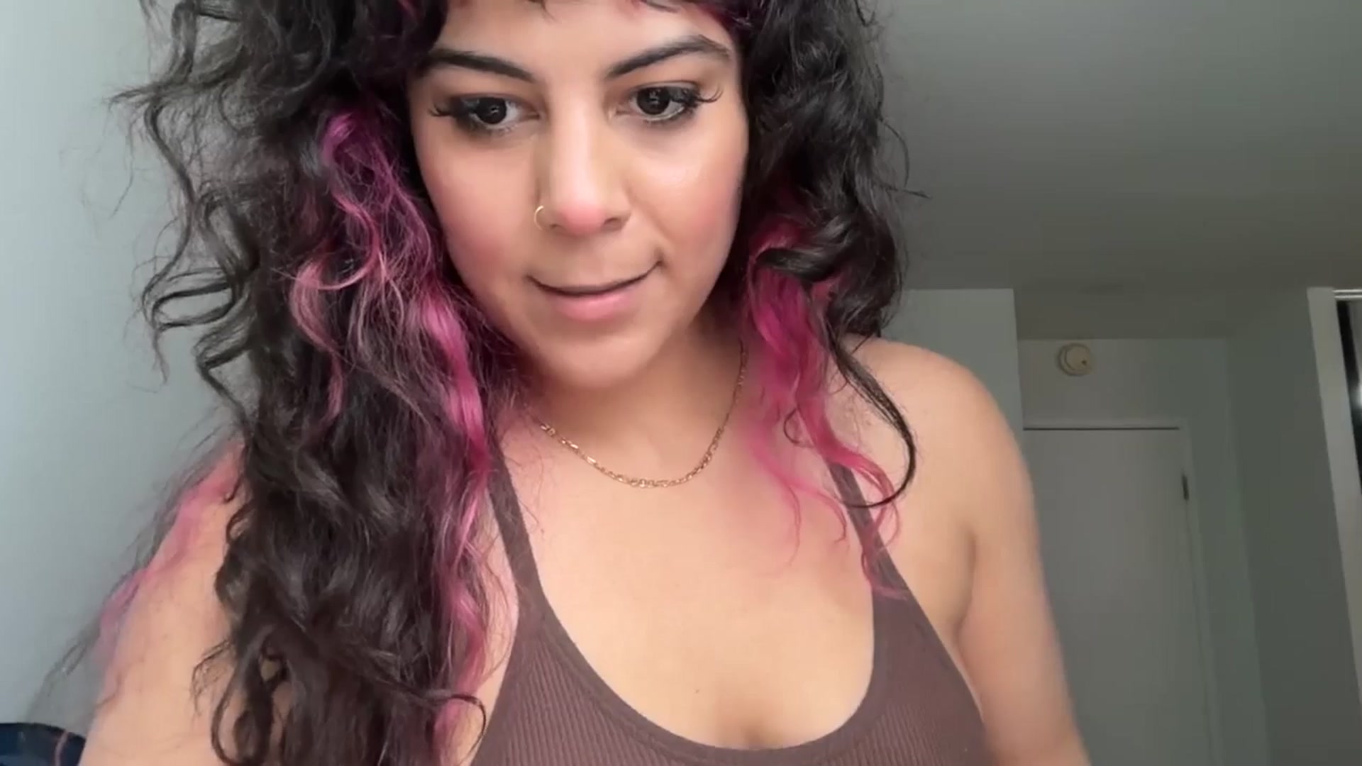 Gallery image thumbnail from e_laine's myfreecams stream on, 06/04/2025, 21:14 image 20 of 20