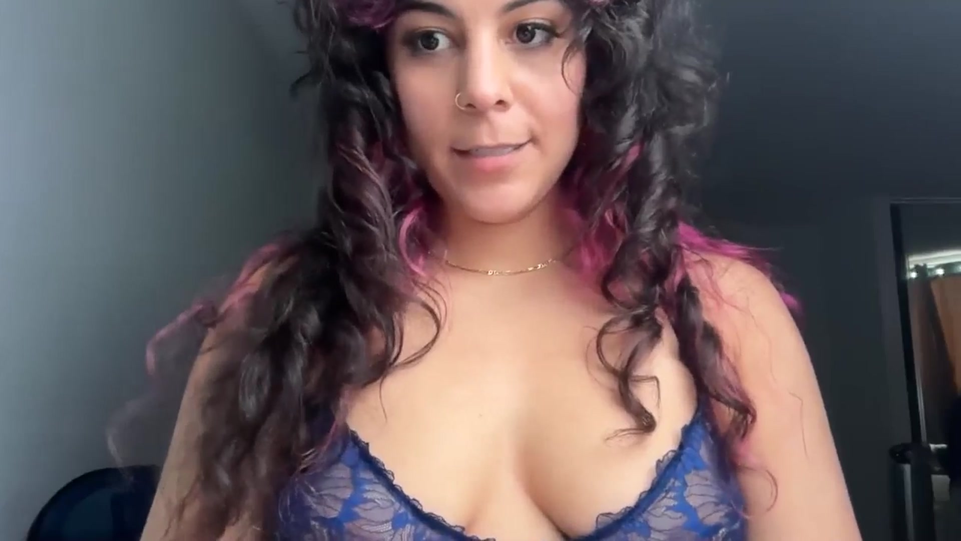 Gallery image thumbnail from e_laine's myfreecams stream on, 06/06/2025, 24:02 image 16 of 20
