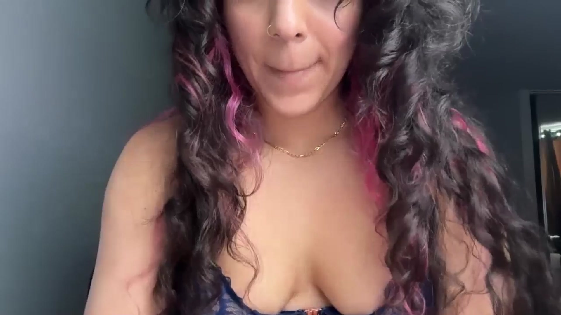 Gallery image thumbnail from e_laine's myfreecams stream on, 06/06/2025, 24:02 image 10 of 20