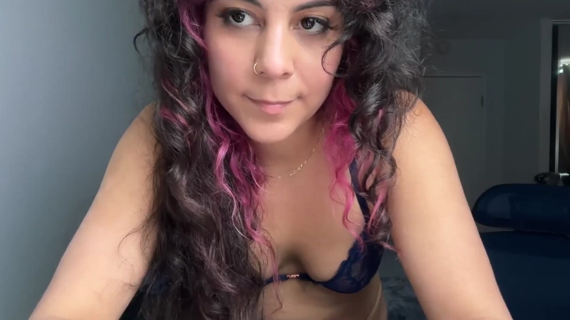 Gallery image thumbnail from e_laine's myfreecams stream on, 06/06/2025, 24:02 image 2 of 20