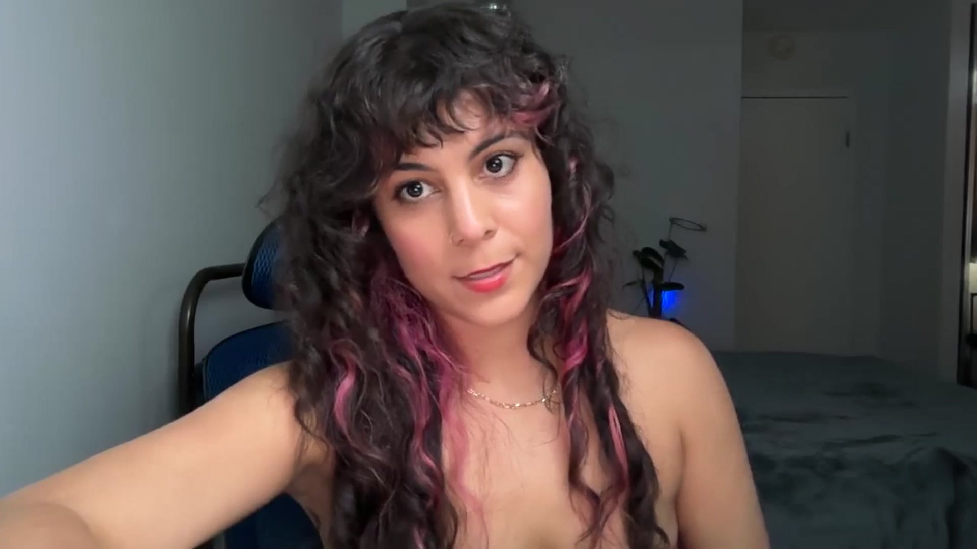 Gallery image thumbnail from e_laine's myfreecams stream on, 06/11/2025, 22:53 image 6 of 20