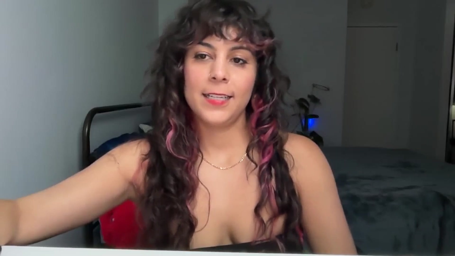 Gallery image thumbnail from e_laine's myfreecams stream on, 06/11/2025, 22:53 image 2 of 20