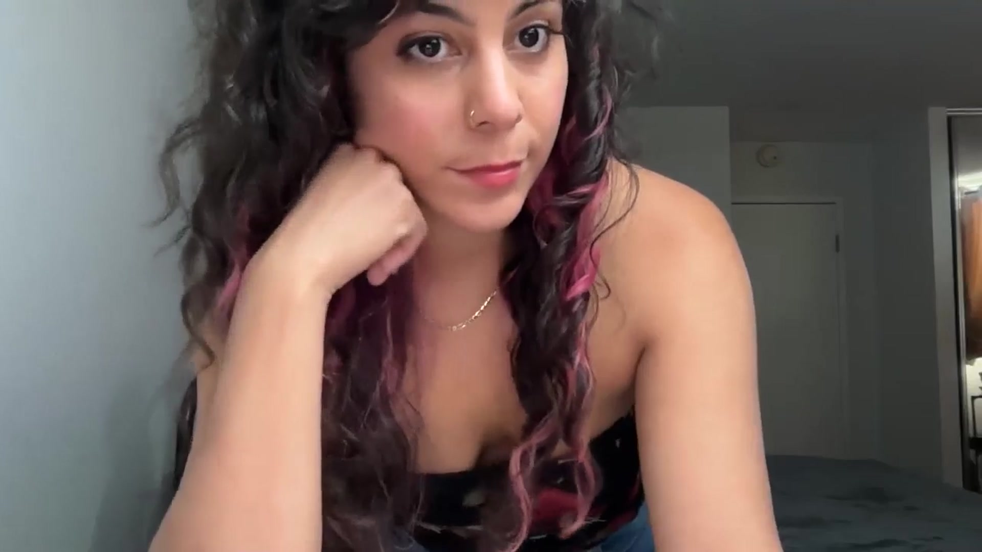 Gallery image thumbnail from e_laine's myfreecams stream on, 06/11/2025, 22:53 image 13 of 20