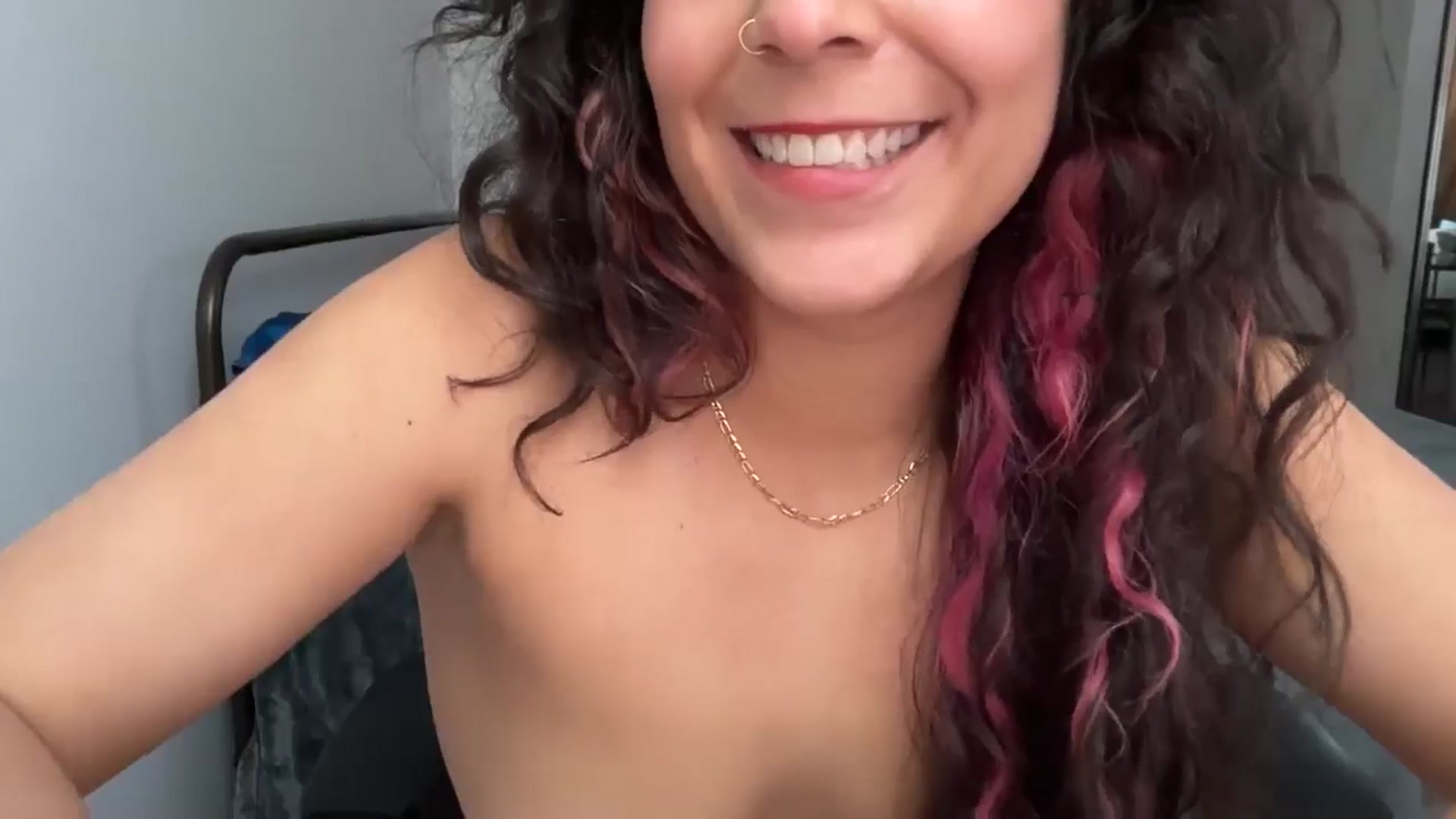 Gallery image thumbnail from e_laine's myfreecams stream on, 06/14/2025, 21:19 image 11 of 20