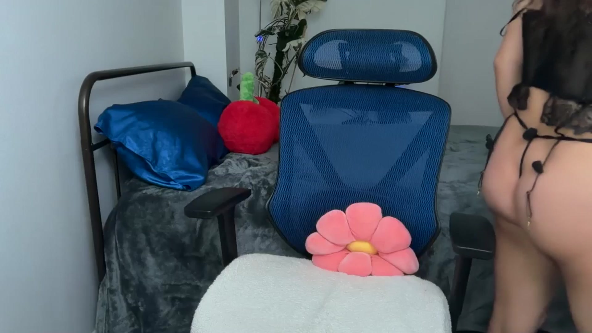 Gallery image thumbnail from e_laine's myfreecams stream on, 06/14/2025, 21:19 image 1 of 20