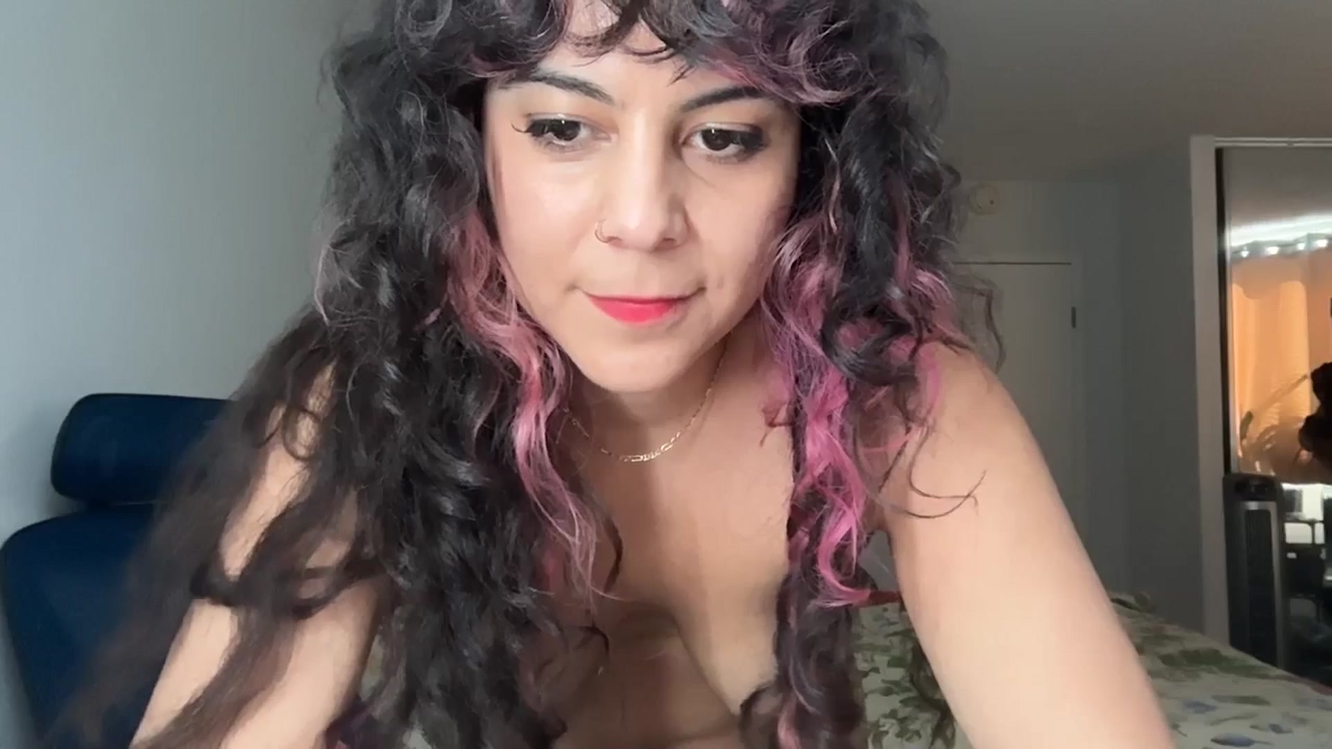 Gallery image thumbnail from e_laine's myfreecams stream on, 06/18/2025, 24:06 image 9 of 20