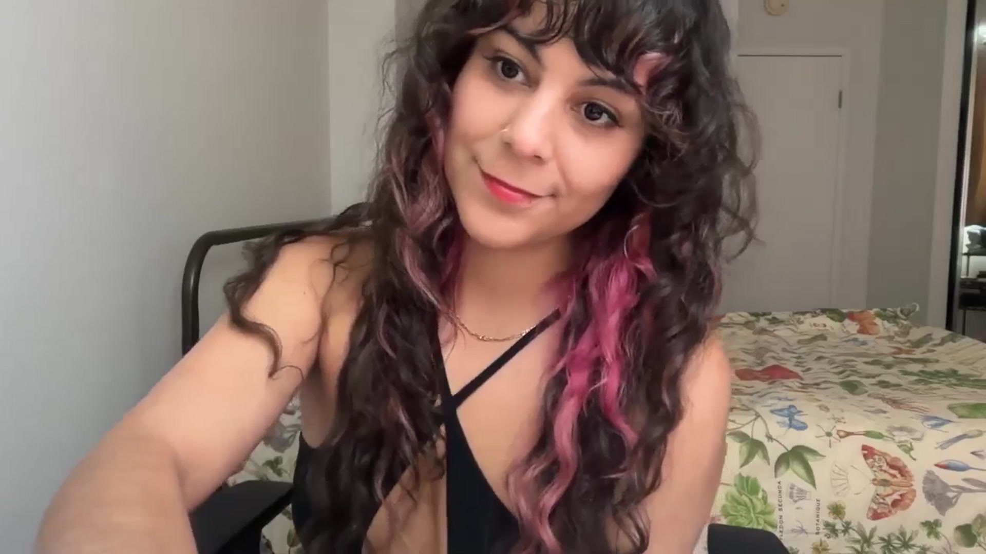Gallery image thumbnail from e_laine's myfreecams stream on, 06/18/2025, 21:54 image 11 of 20