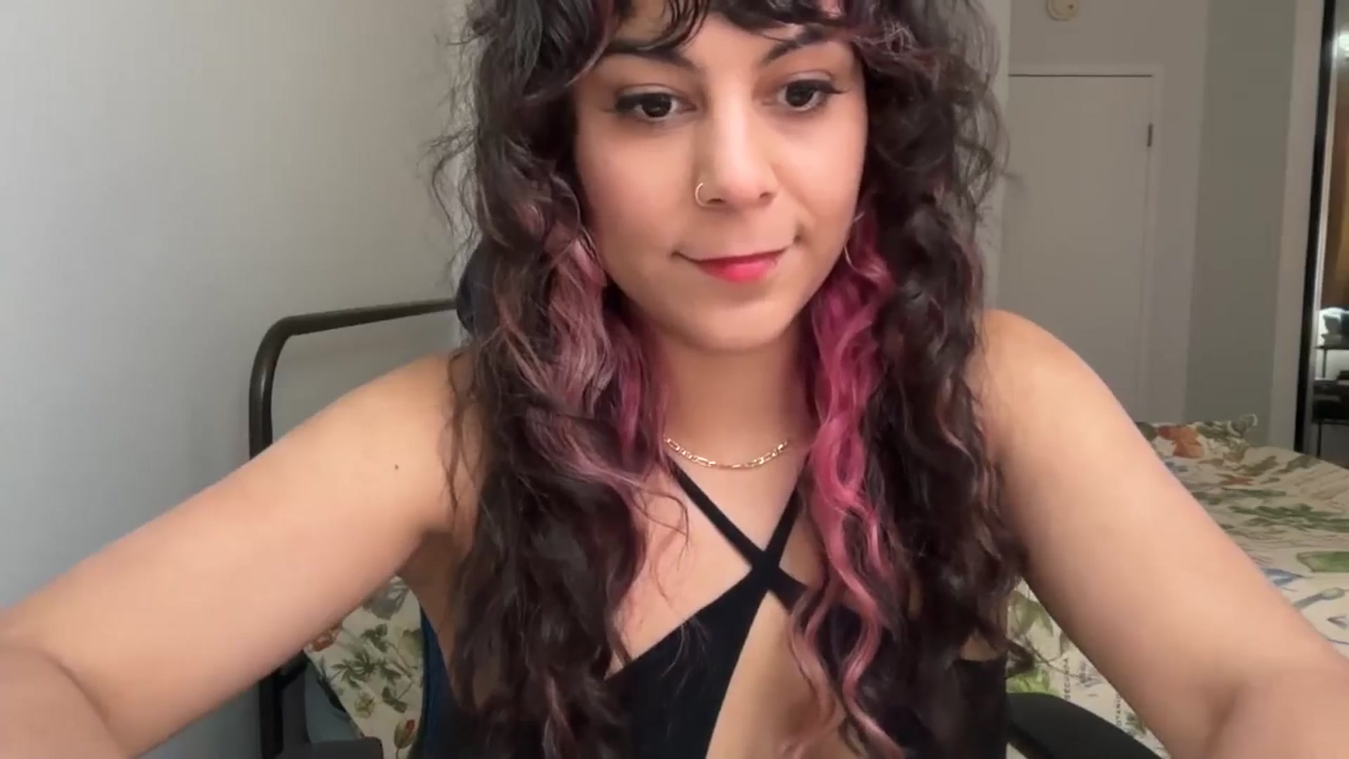 Gallery image thumbnail from e_laine's myfreecams stream on, 06/18/2025, 21:54 image 12 of 20