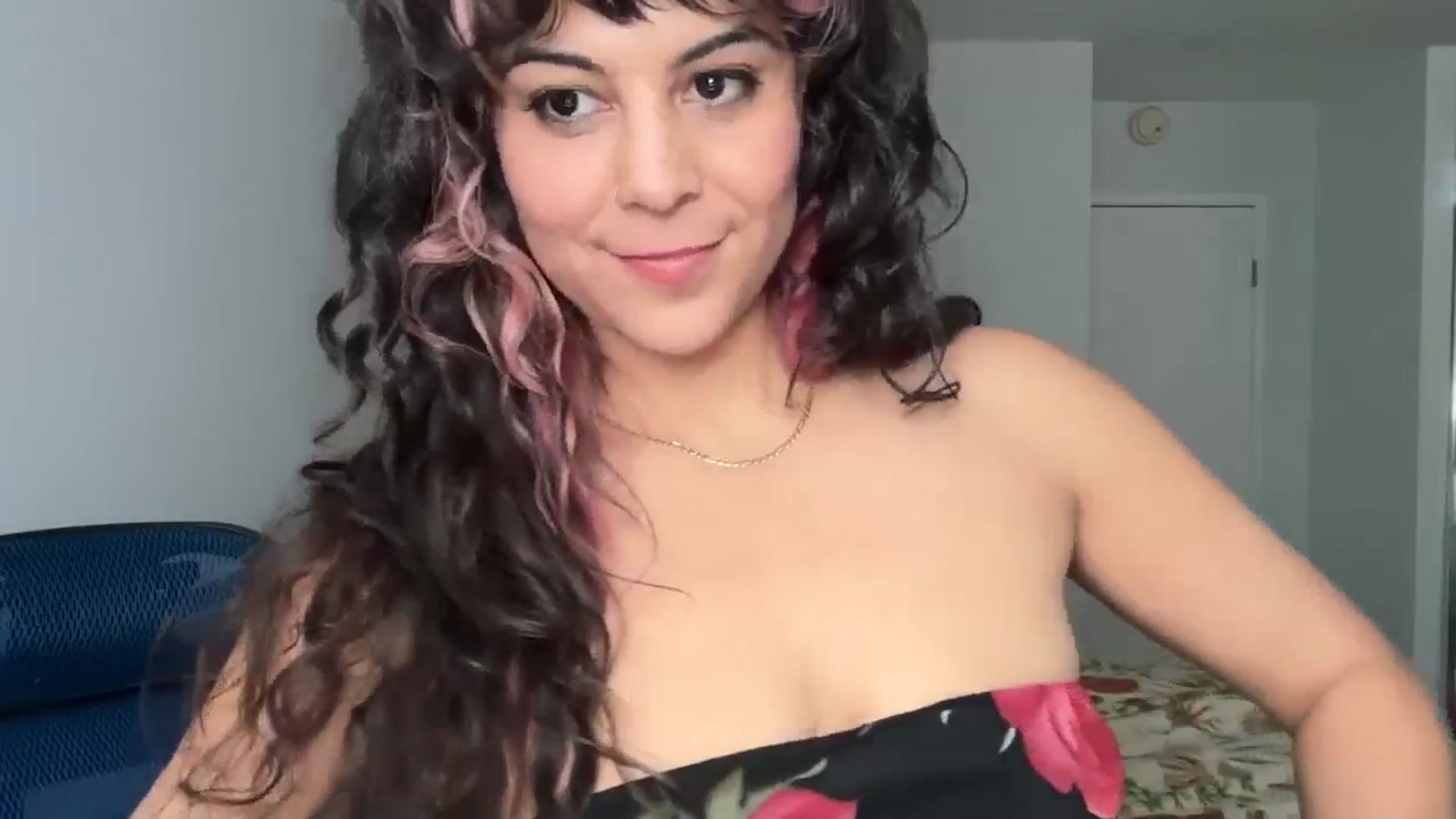 Gallery image thumbnail from e_laine's myfreecams stream on, 06/21/2025, 20:11 image 5 of 20