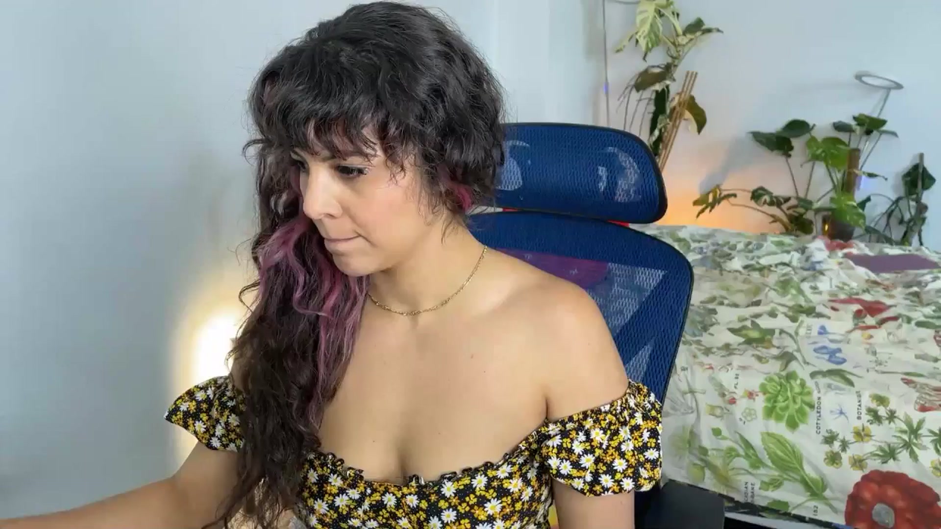 Gallery image thumbnail from e_laine's myfreecams stream on, 07/05/2025, 22:46 image 15 of 20