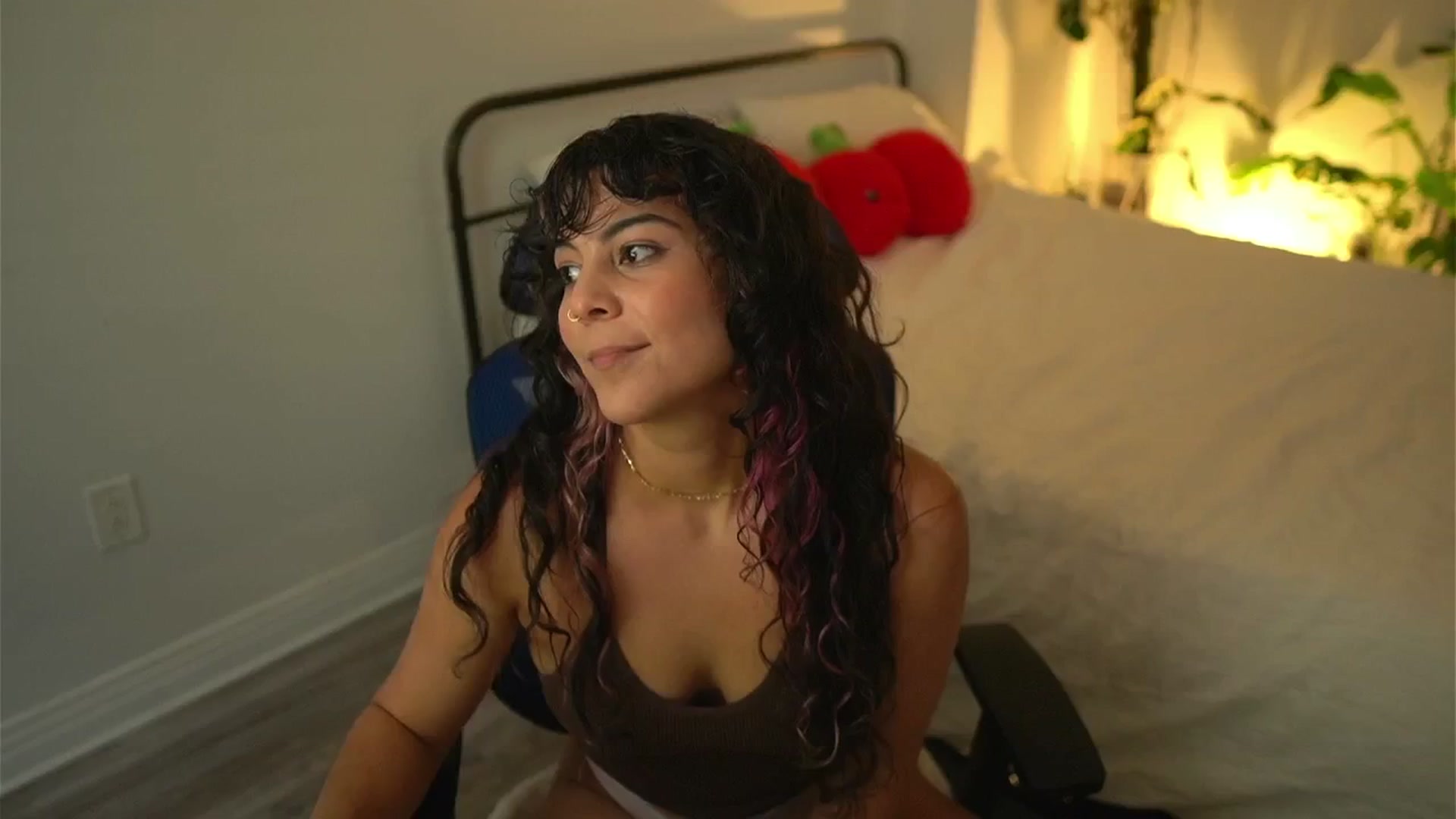 Gallery image thumbnail from e_laine's myfreecams stream on, 07/23/2025, 24:01 image 1 of 20