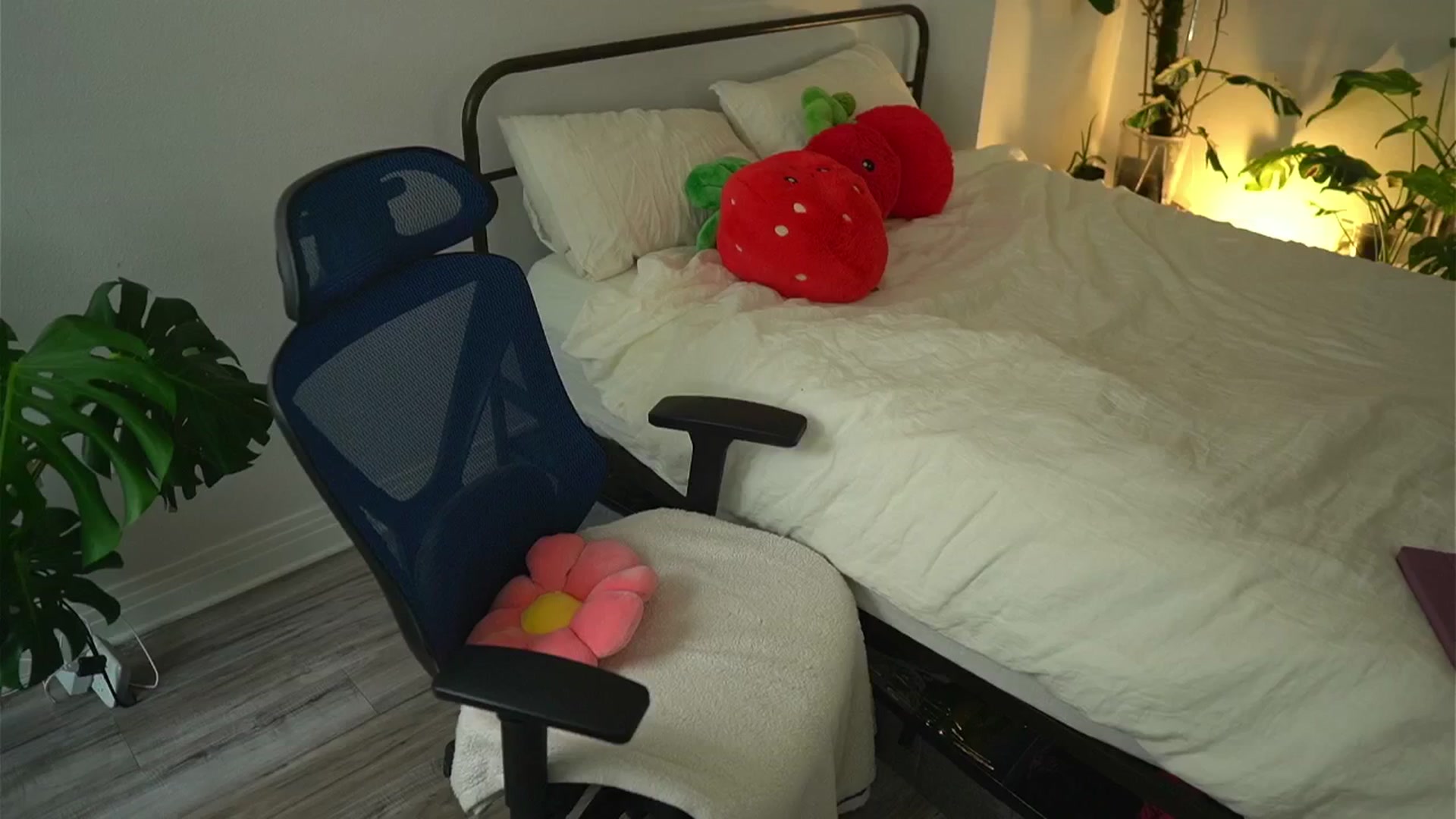 Gallery image thumbnail from e_laine's myfreecams stream on, 07/26/2025, 01:09 image 1 of 20