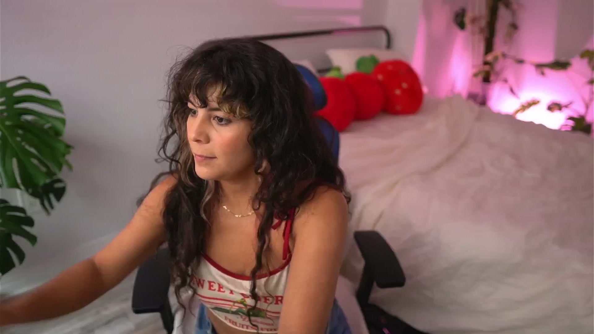 Gallery image thumbnail from e_laine's myfreecams stream on, 08/02/2025, 20:58 image 5 of 20