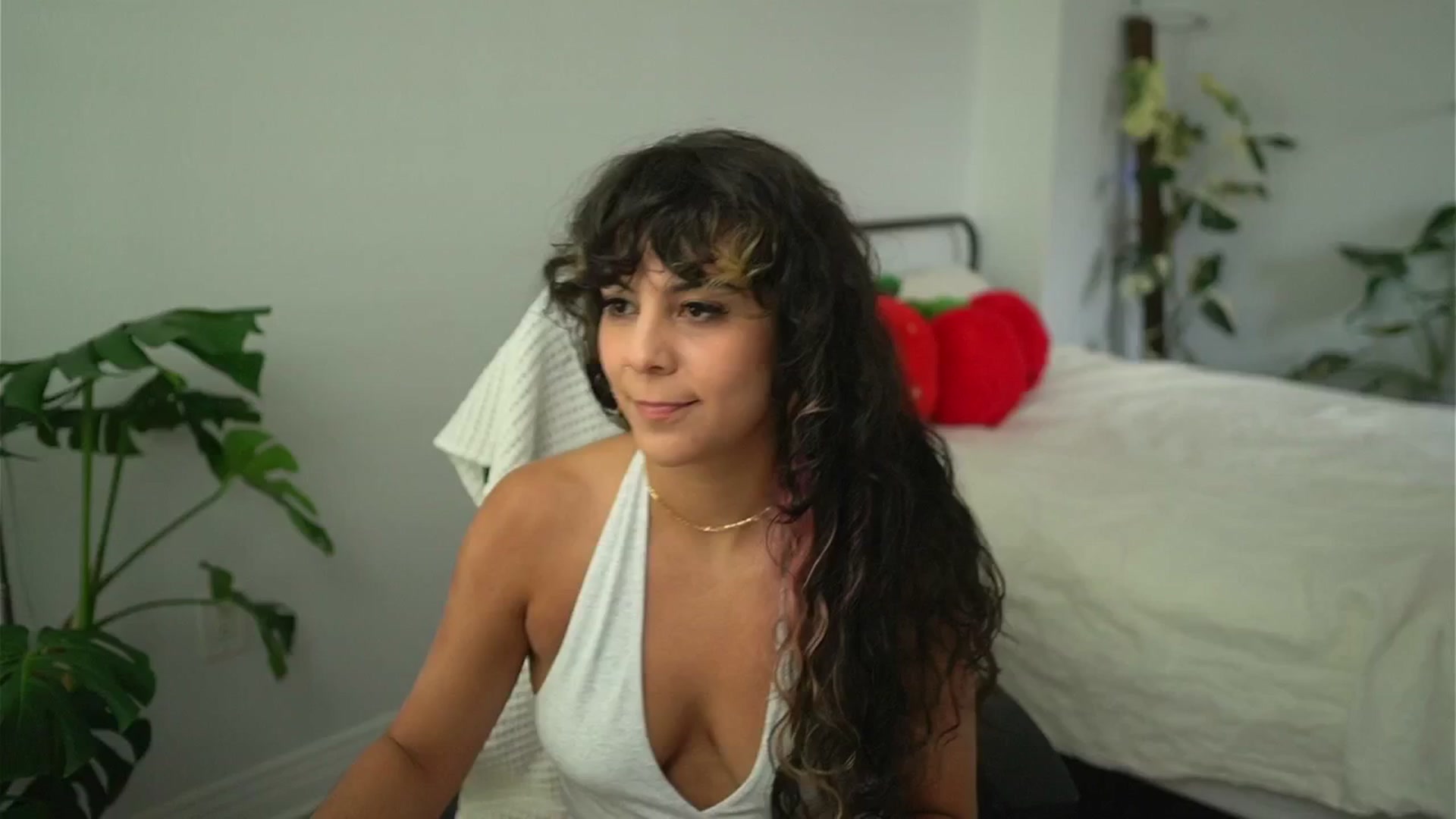 Gallery image thumbnail from e_laine's myfreecams stream on, 08/15/2025, 21:04 image 18 of 20