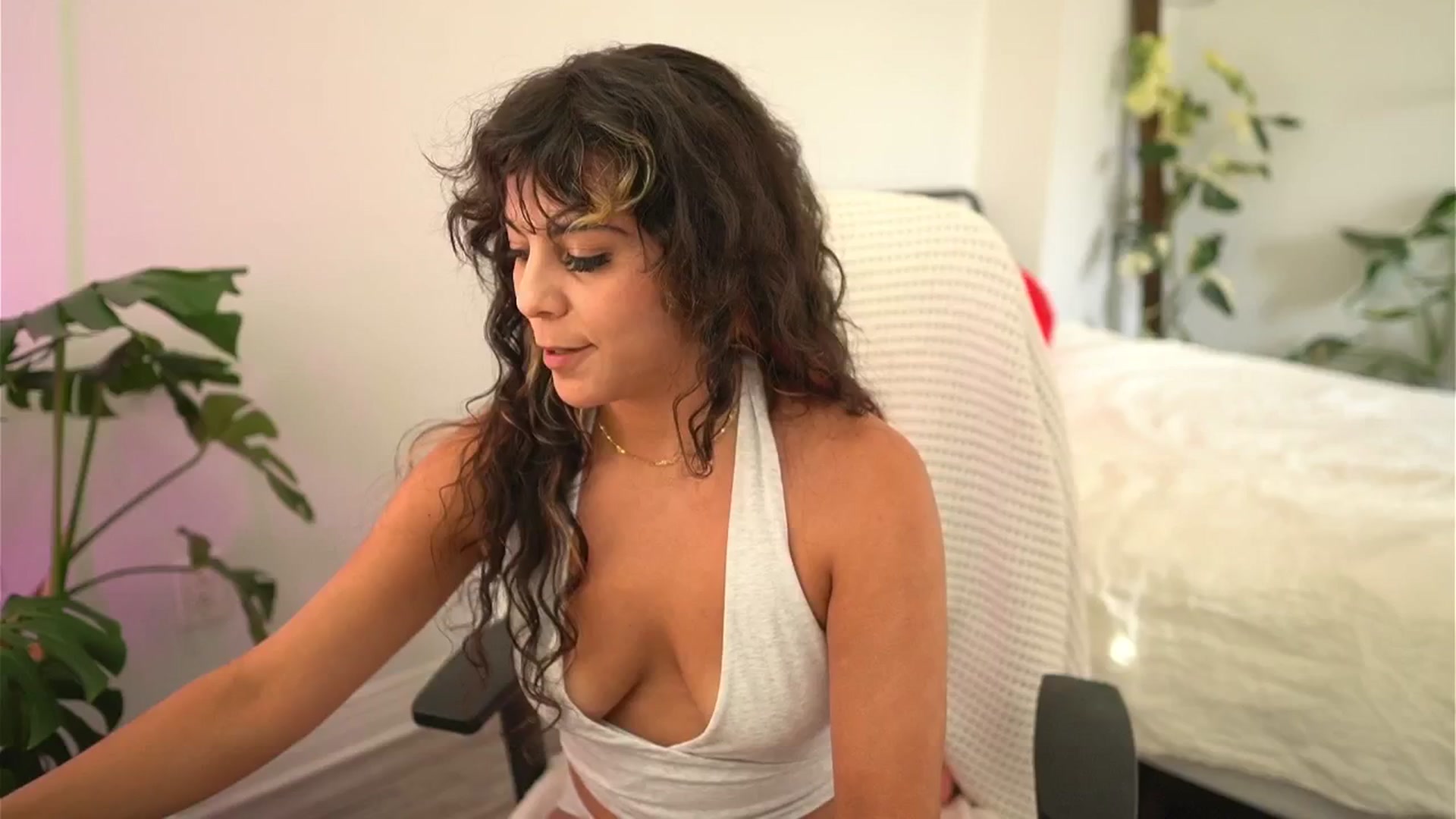 Gallery image thumbnail from e_laine's myfreecams stream on, 08/15/2025, 23:26 image 2 of 20