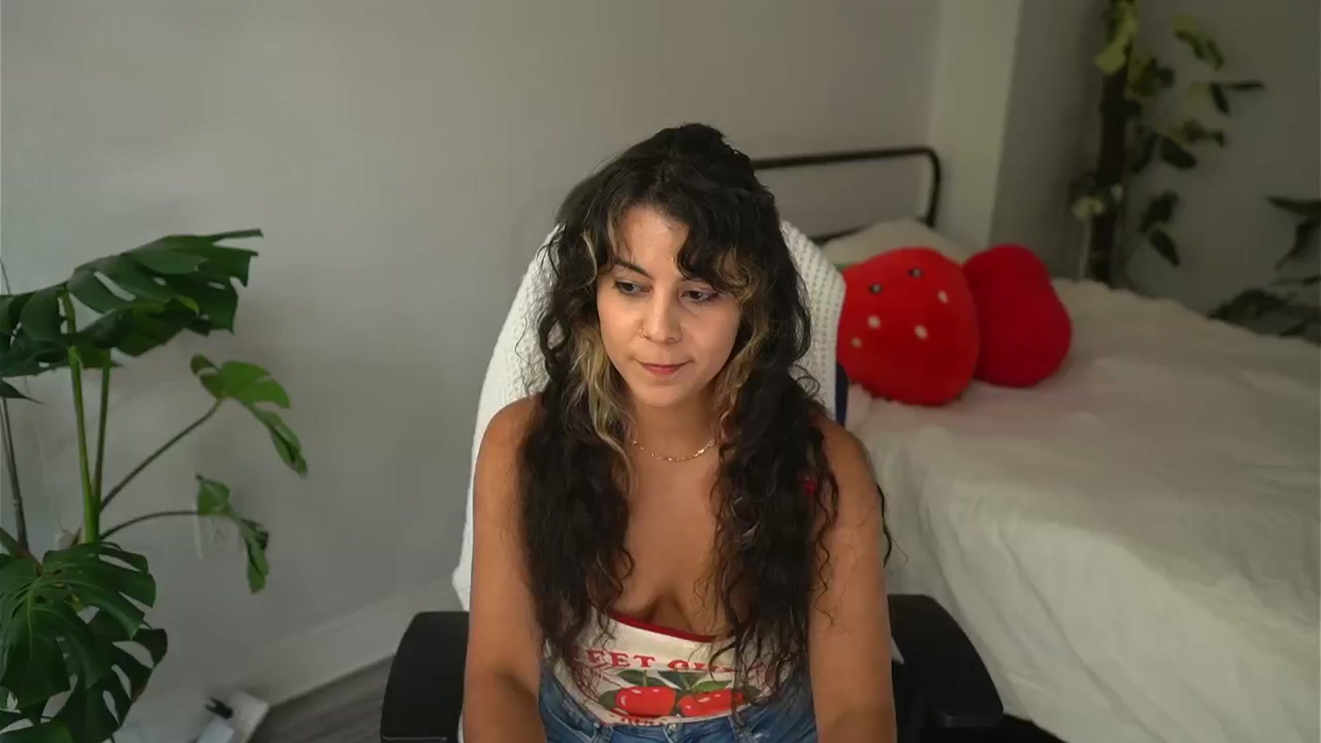 Gallery image thumbnail from e_laine's myfreecams stream on, 08/20/2025, 22:56 image 12 of 20