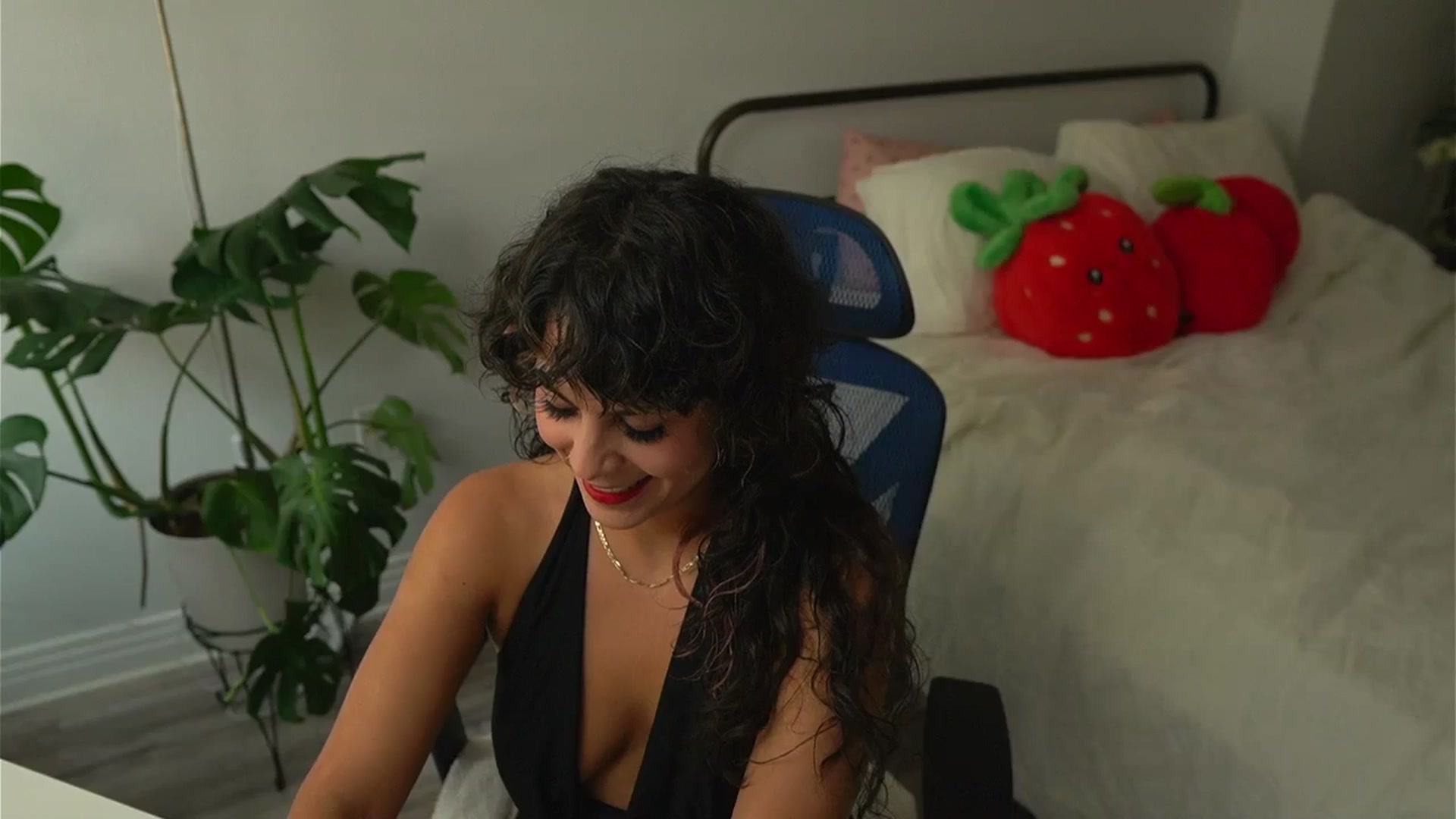 Gallery image thumbnail from e_laine's myfreecams stream on, 09/19/2025, 23:06 image 4 of 20