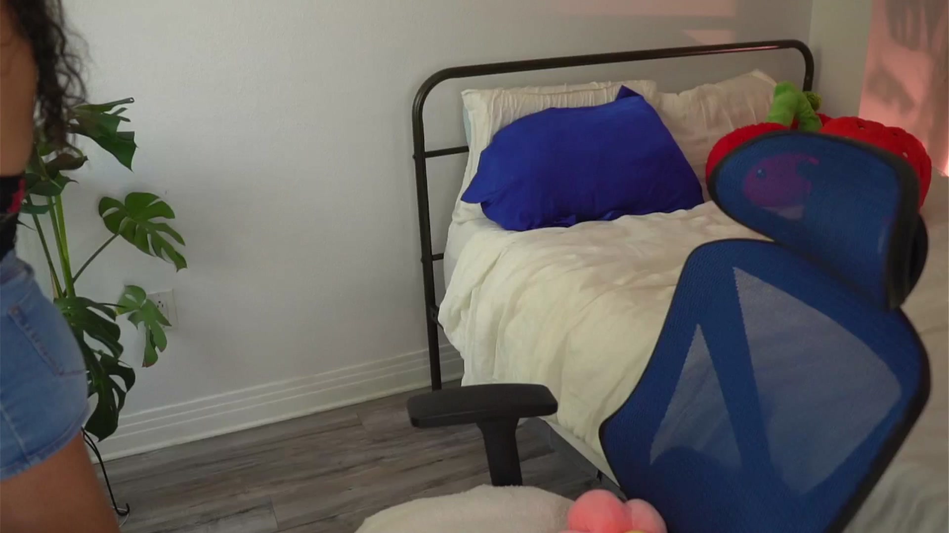 Gallery image thumbnail from e_laine's myfreecams stream on, 09/26/2025, 22:22 image 3 of 20
