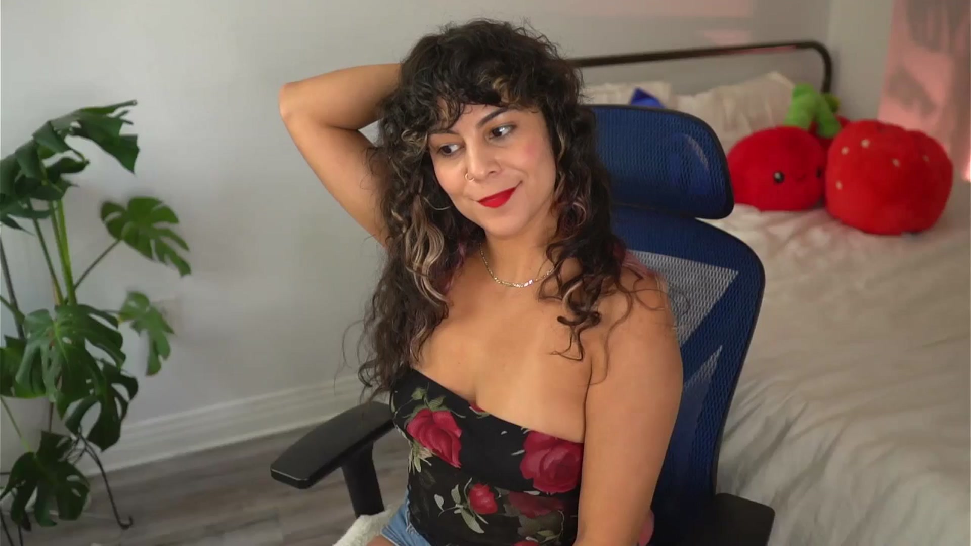 Gallery image thumbnail from e_laine's myfreecams stream on, 09/26/2025, 22:22 image 1 of 20