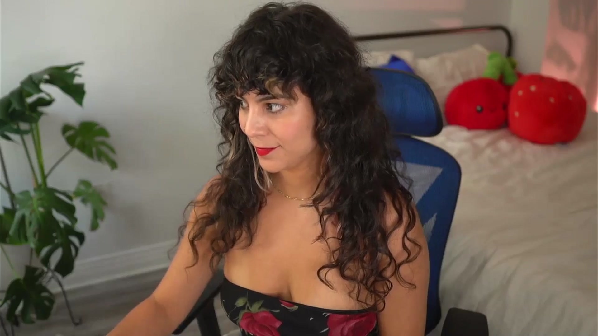 Gallery image thumbnail from e_laine's myfreecams stream on, 09/26/2025, 22:22 image 7 of 20