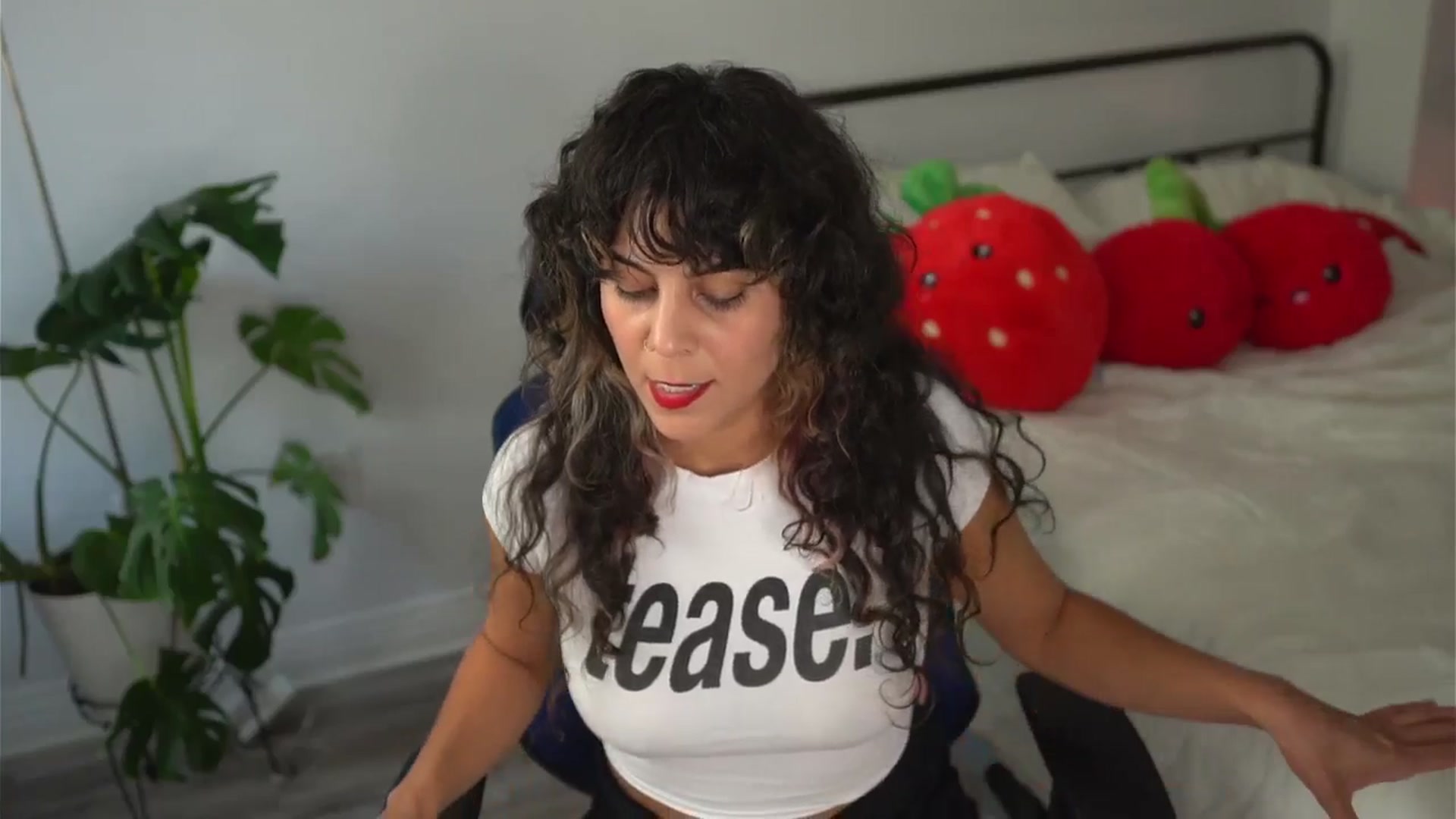 Gallery image thumbnail from e_laine's myfreecams stream on, 09/27/2025, 18:31 image 4 of 20