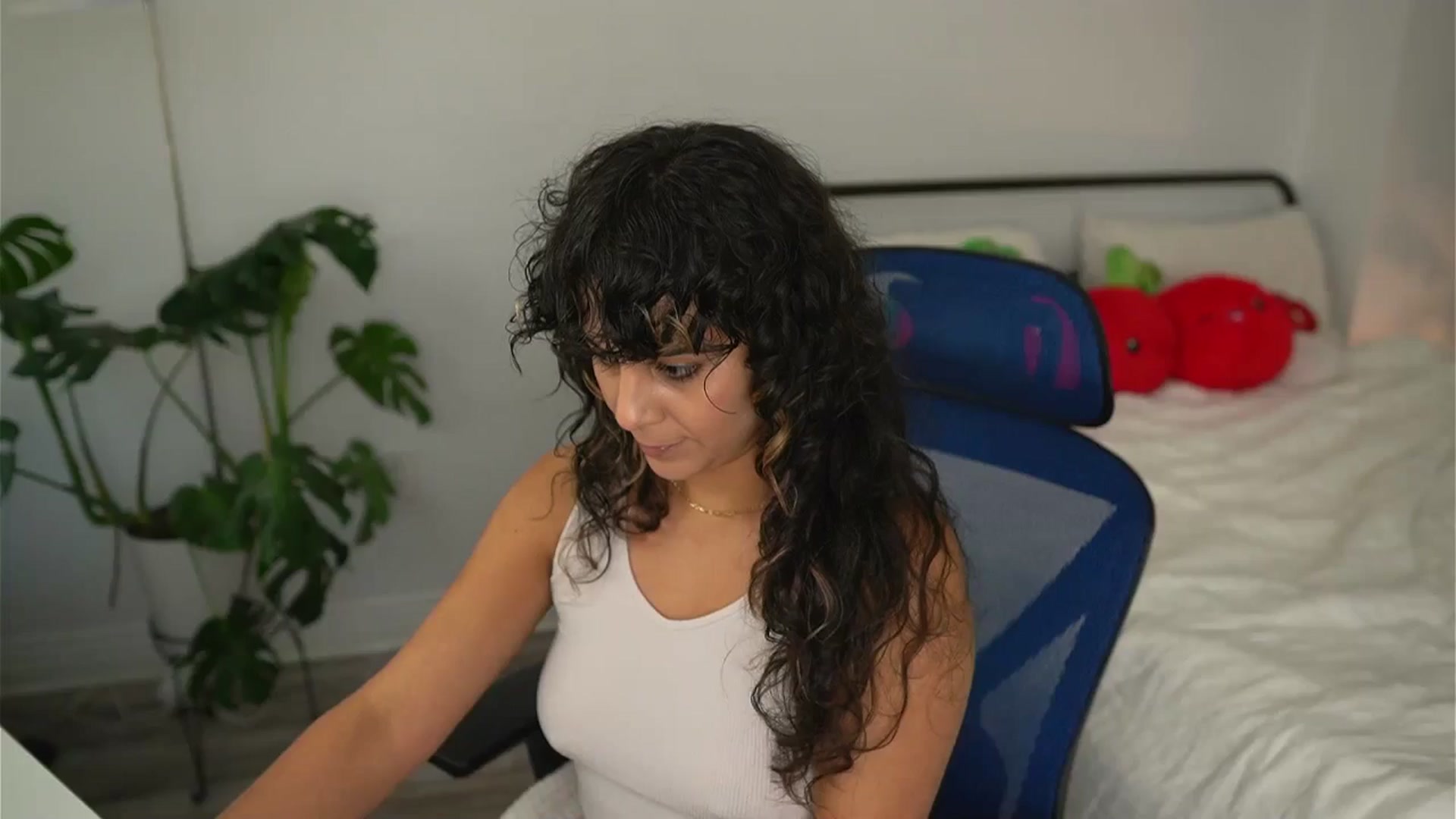 Gallery image thumbnail from e_laine's myfreecams stream on, 10/02/2025, 21:39 image 16 of 20