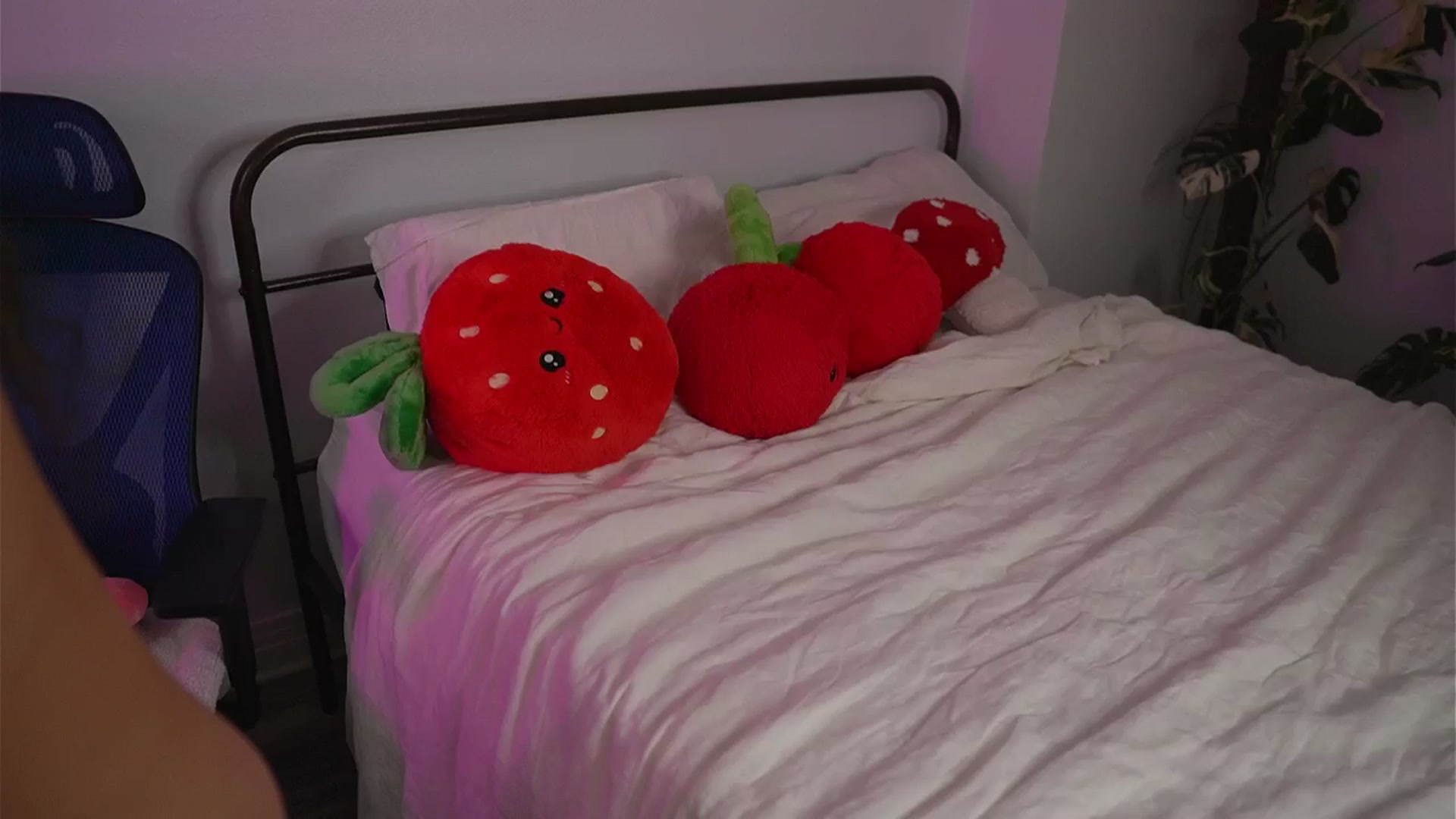 Gallery image thumbnail from e_laine's myfreecams stream on, 10/05/2025, 01:11 image 9 of 20