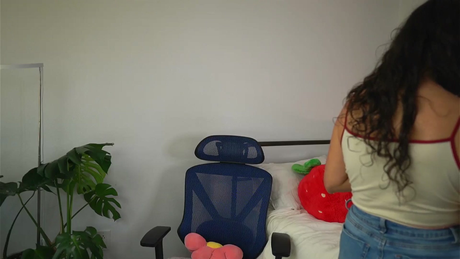 Gallery image thumbnail from e_laine's myfreecams stream on, 10/08/2025, 22:28 image 6 of 20