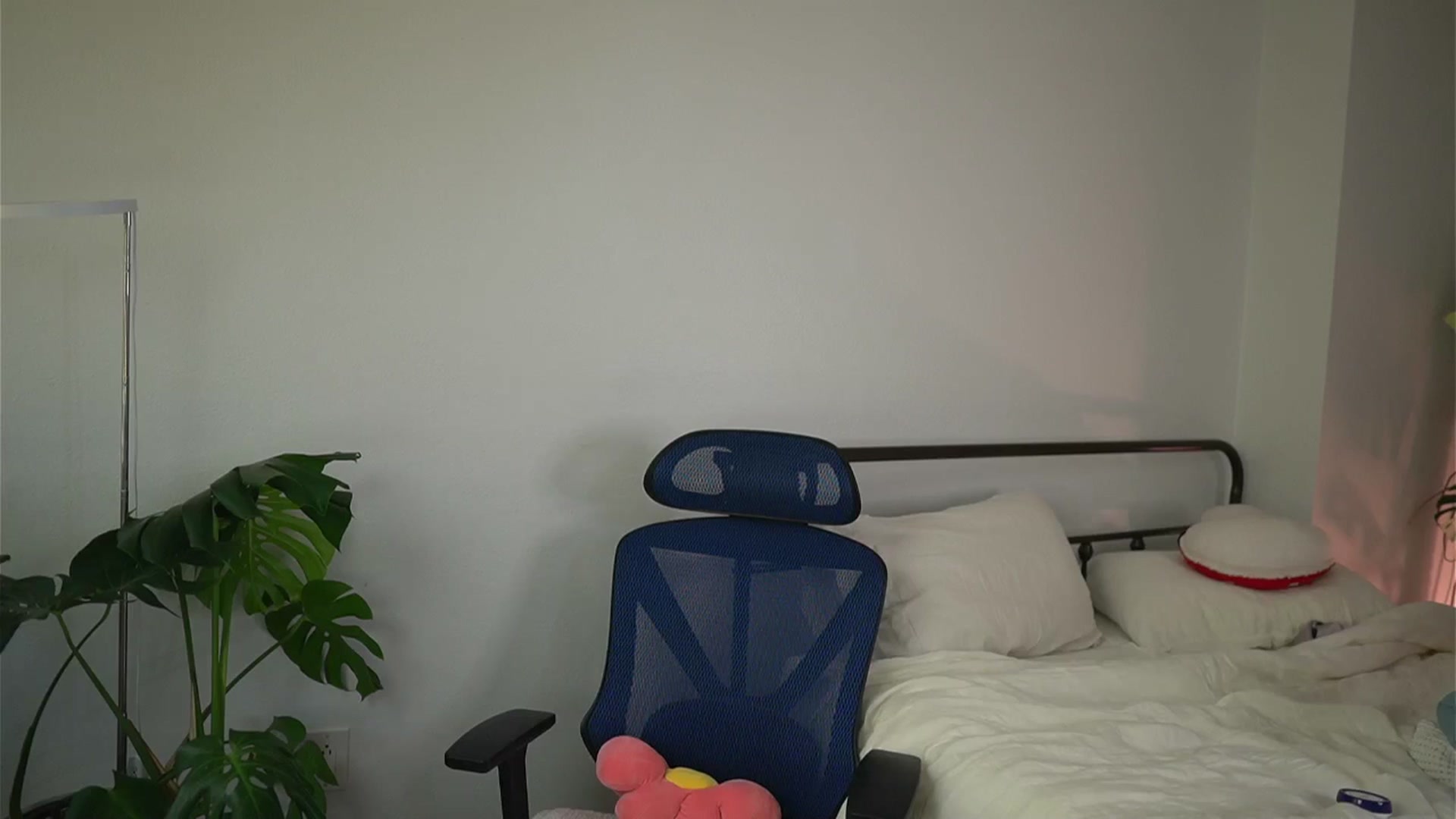 Gallery image thumbnail from e_laine's myfreecams stream on, 10/08/2025, 22:28 image 2 of 20